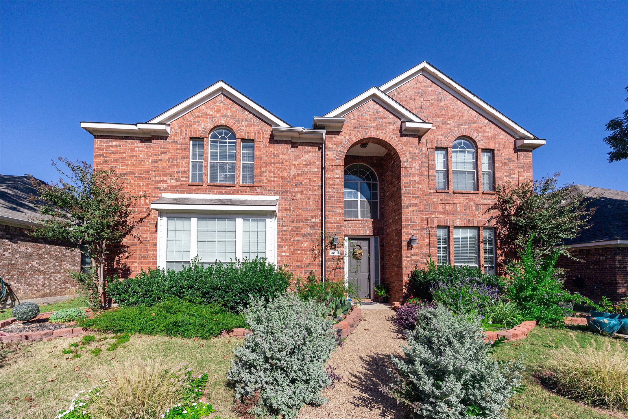 Property photo 01 of 9216 Sterling Gate Drive, Mckinney, TX 75072 | MLS #21205462