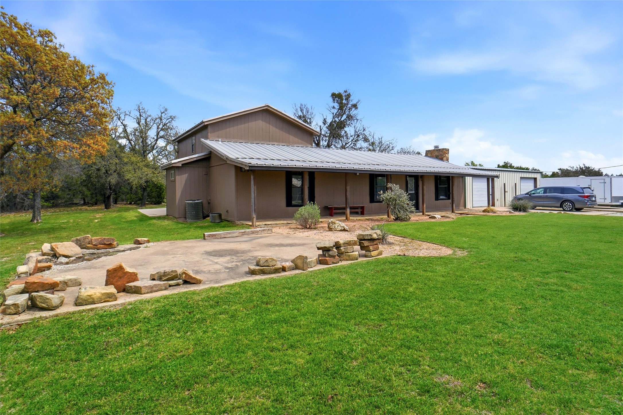 Property photo 03 of 4987 Veal Station Road, Weatherford, TX 76085 | MLS #21205507