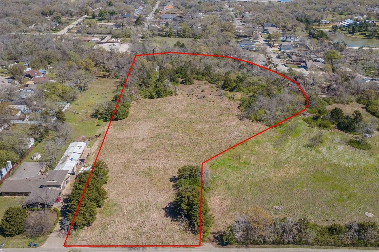 Property photo 04 of 930 N Prairie Creek Road, Dallas, TX 75217 | MLS #21205723