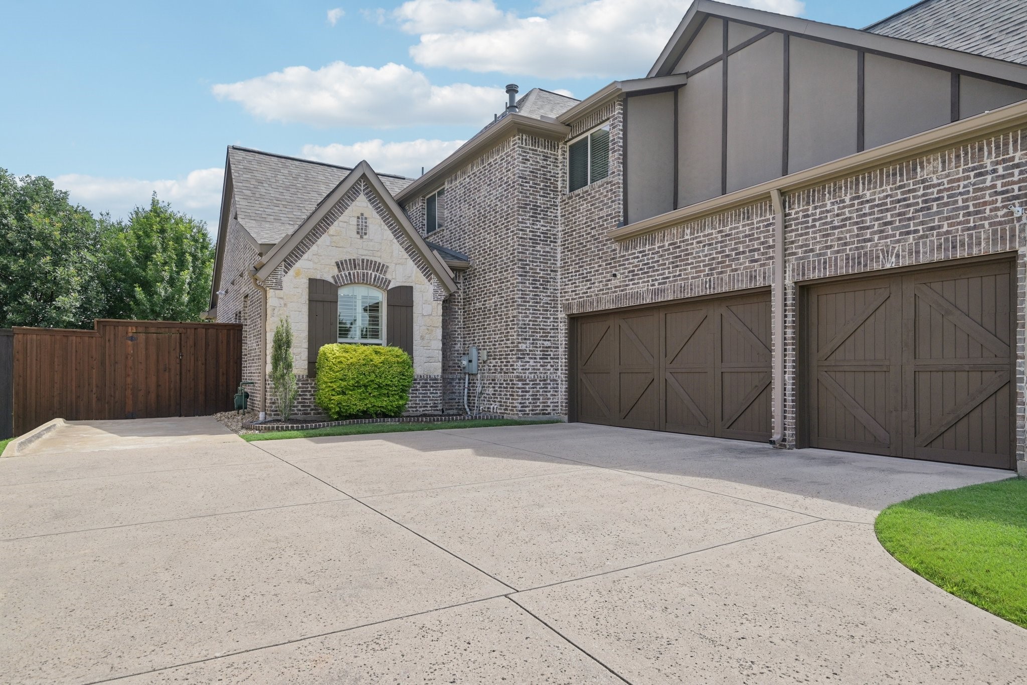 Property photo 02 of 4158 Benchmark Lane, Frisco, TX 75034 | MLS #21205881