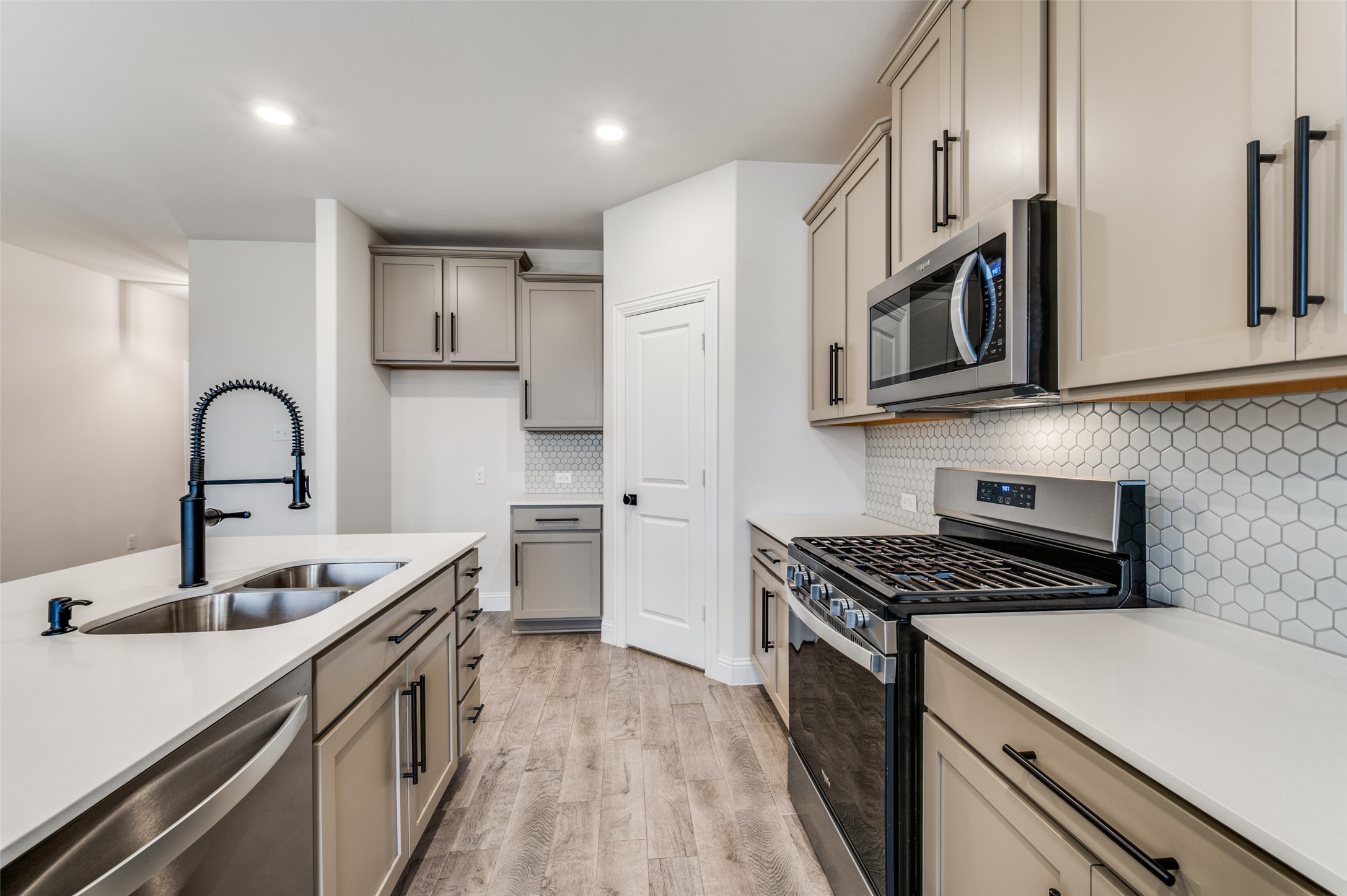 10929 Gold Pan Trail, Aubrey, TX, 76227