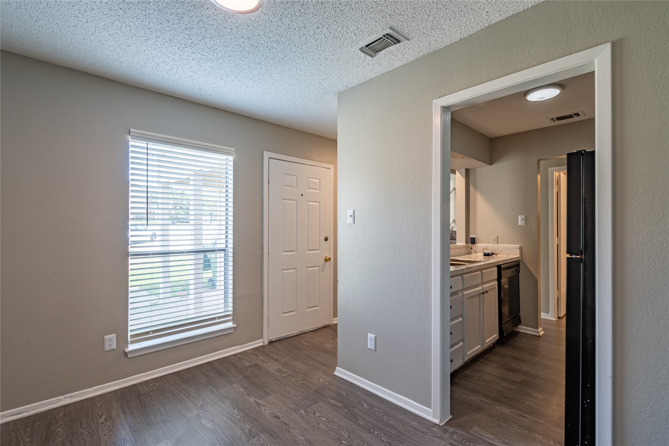 806 Treadwell Court UNIT&nbsp;B, Hurst, TX, 76053