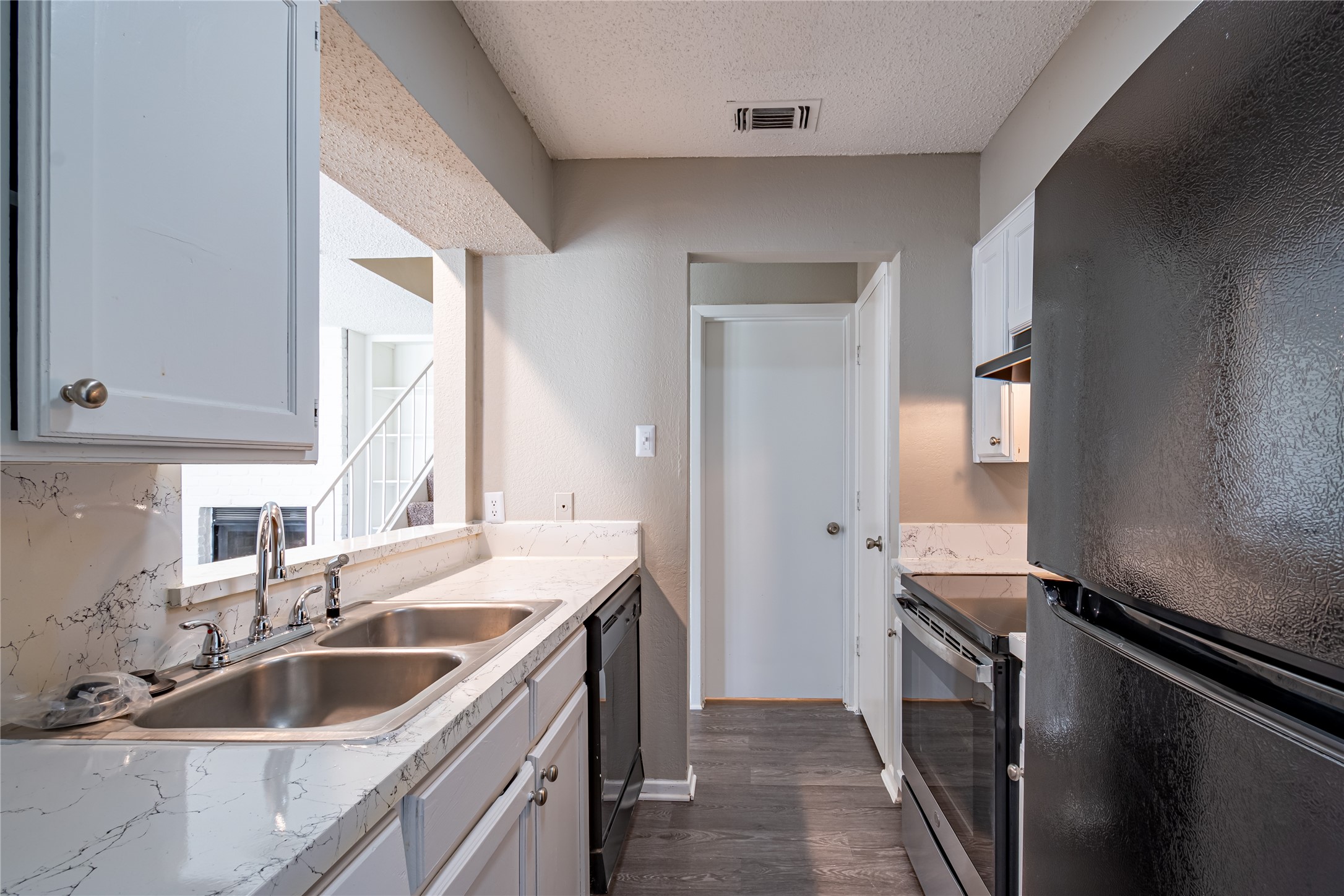 806 Treadwell Court UNIT&nbsp;B, Hurst, TX, 76053