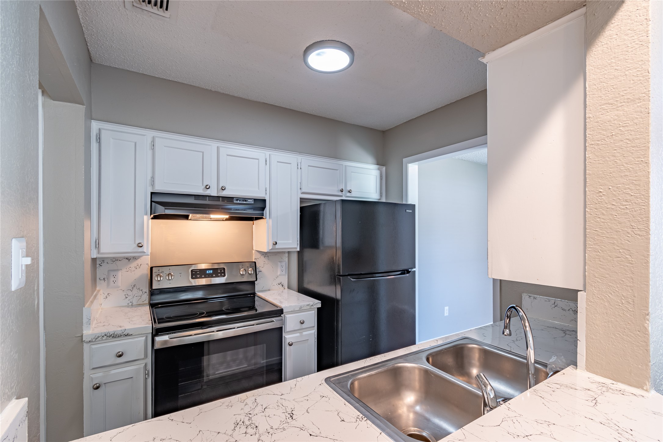 806 Treadwell Court UNIT&nbsp;B, Hurst, TX, 76053