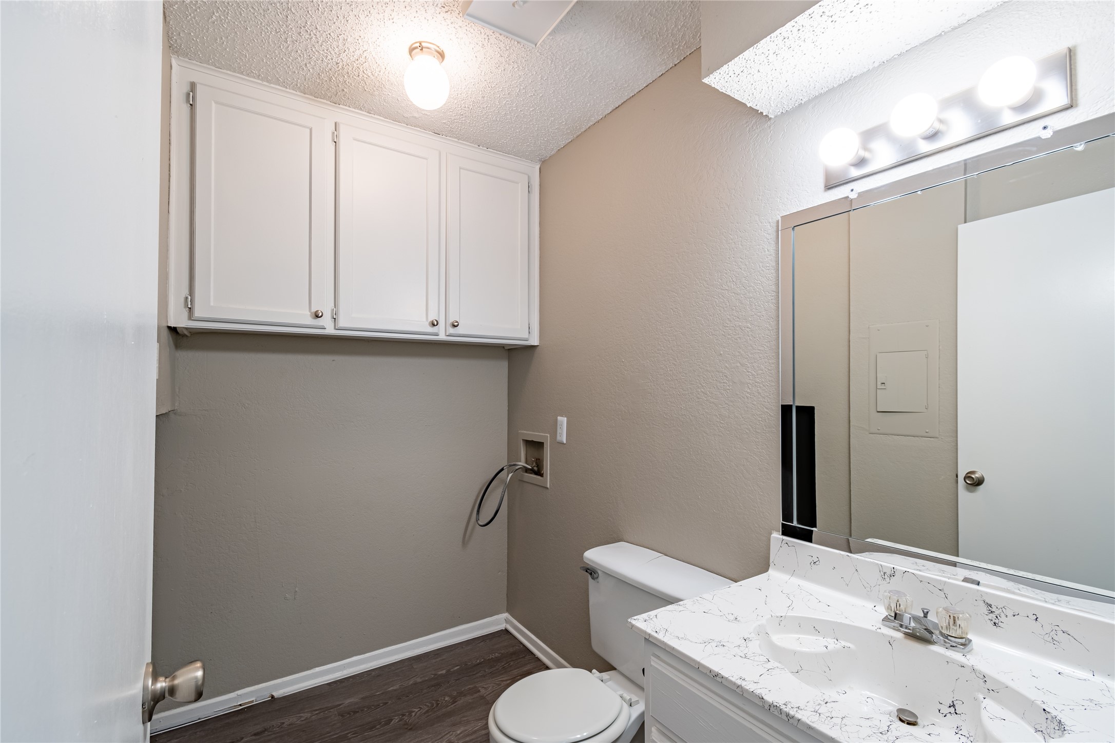 806 Treadwell Court UNIT&nbsp;B, Hurst, TX, 76053