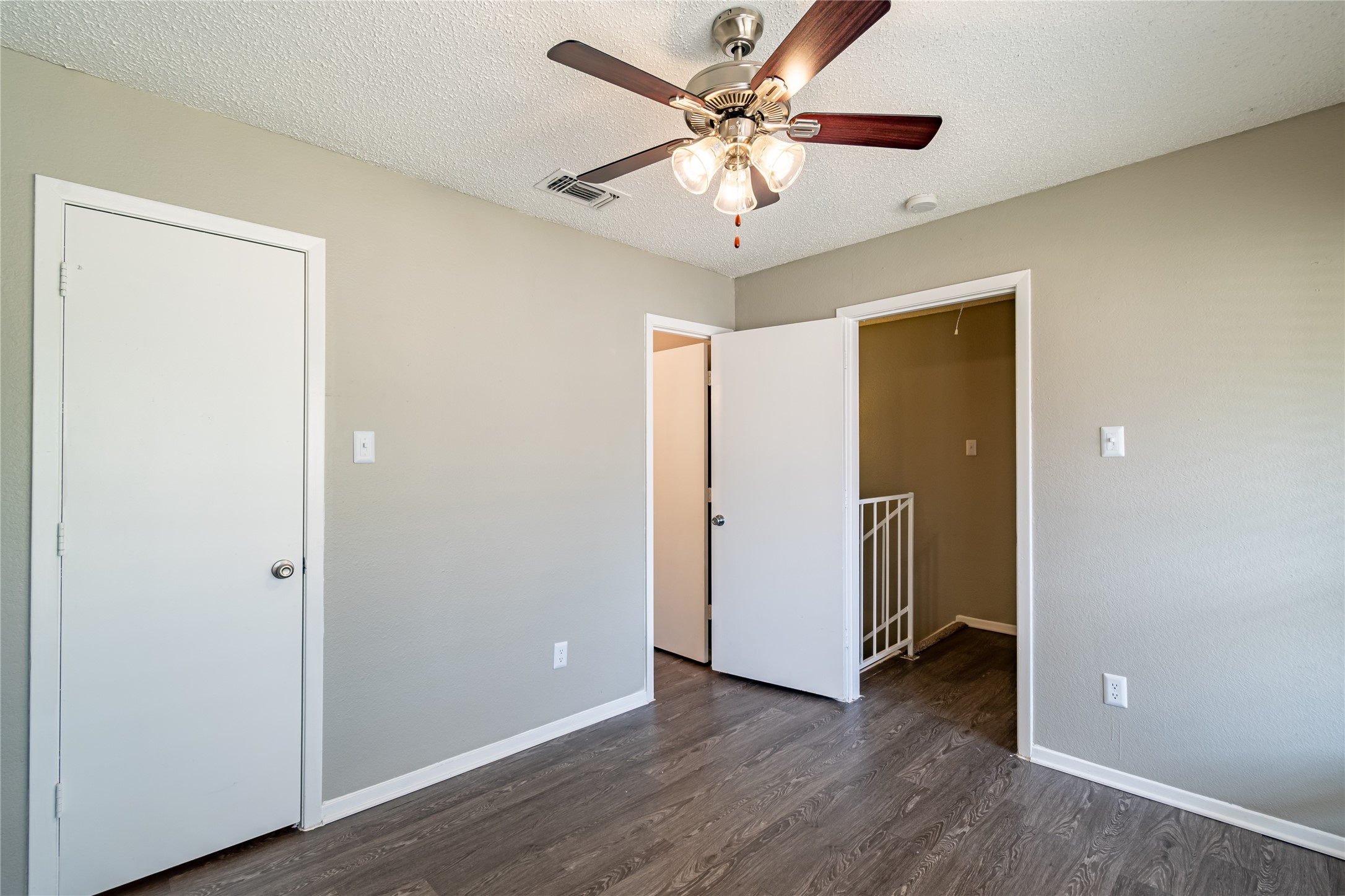 806 Treadwell Court UNIT&nbsp;B, Hurst, TX, 76053