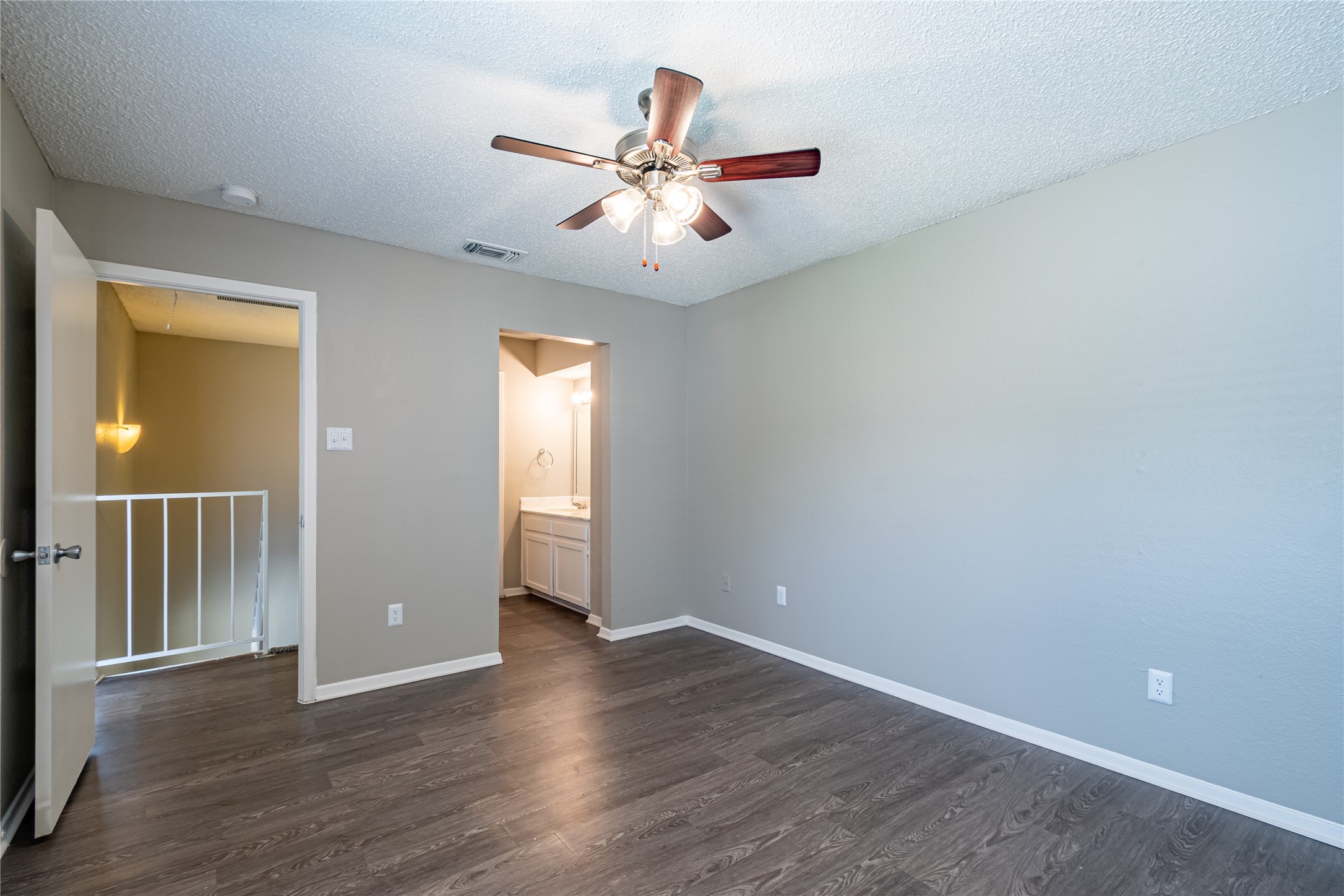 806 Treadwell Court UNIT&nbsp;B, Hurst, TX, 76053