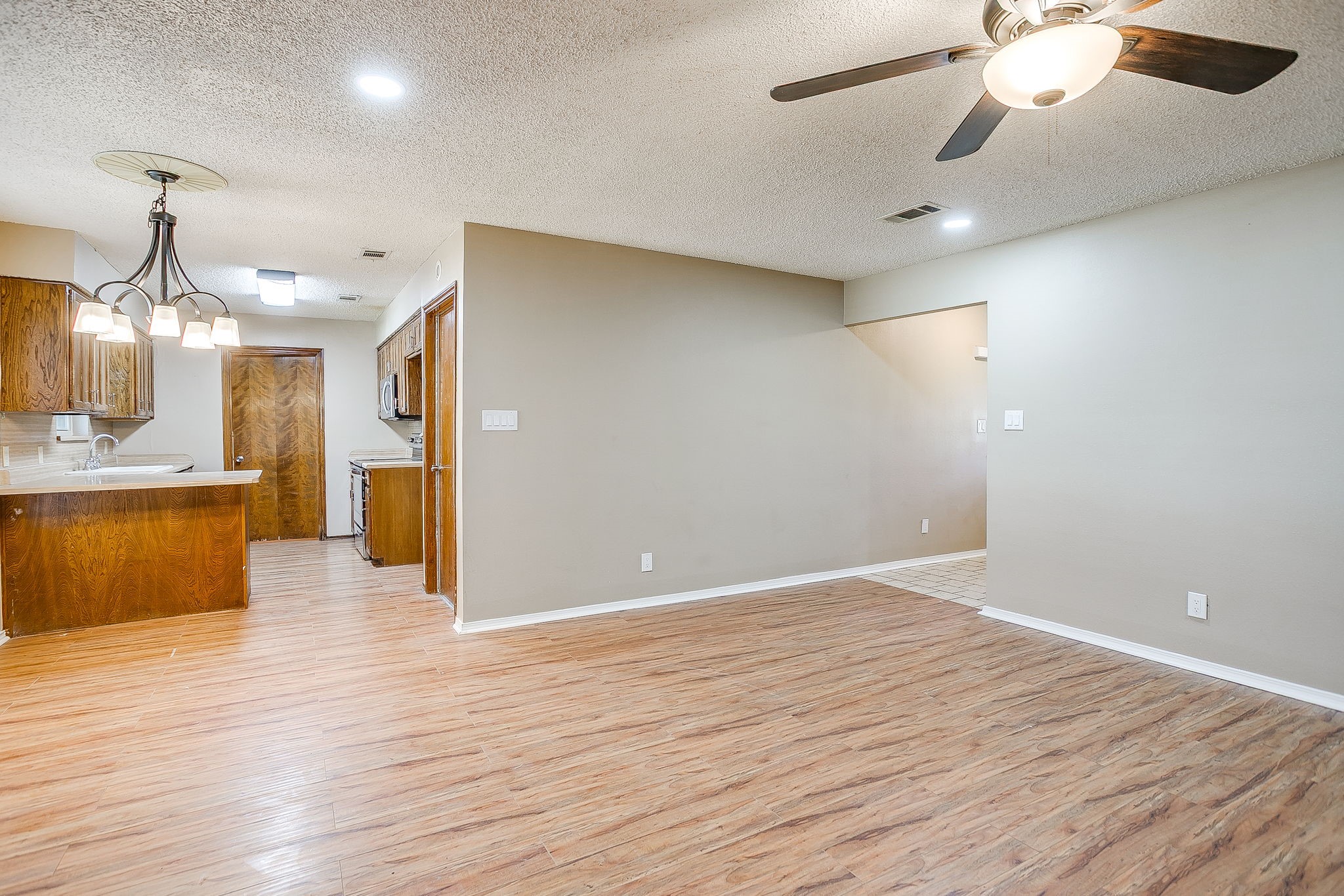 620 Donna Court, Burleson, TX, 76028