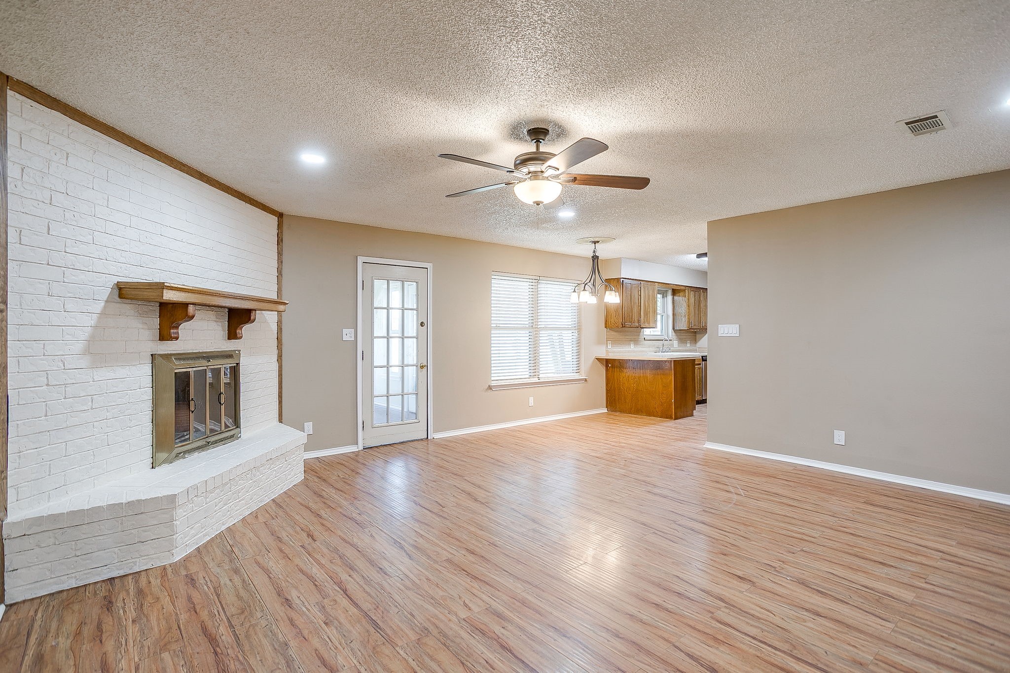 620 Donna Court, Burleson, TX, 76028