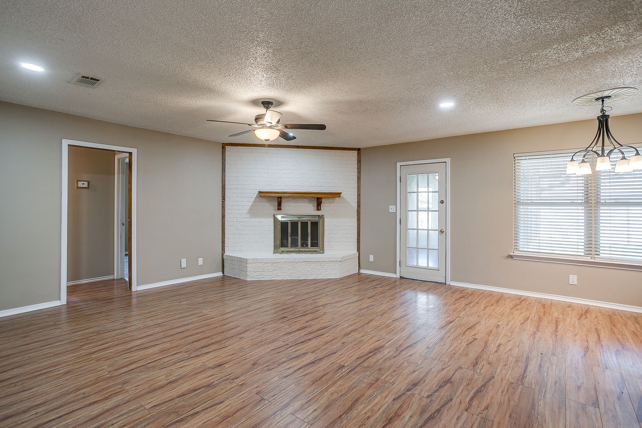 620 Donna Court, Burleson, TX, 76028