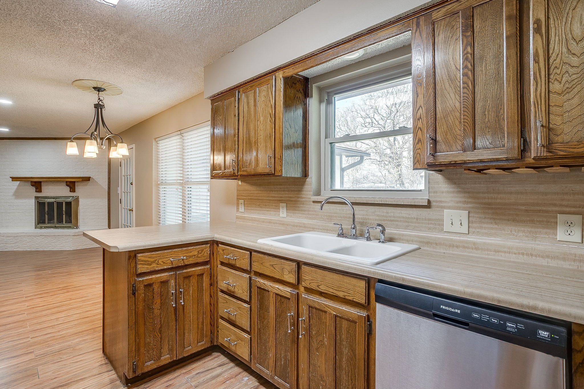 620 Donna Court, Burleson, TX, 76028