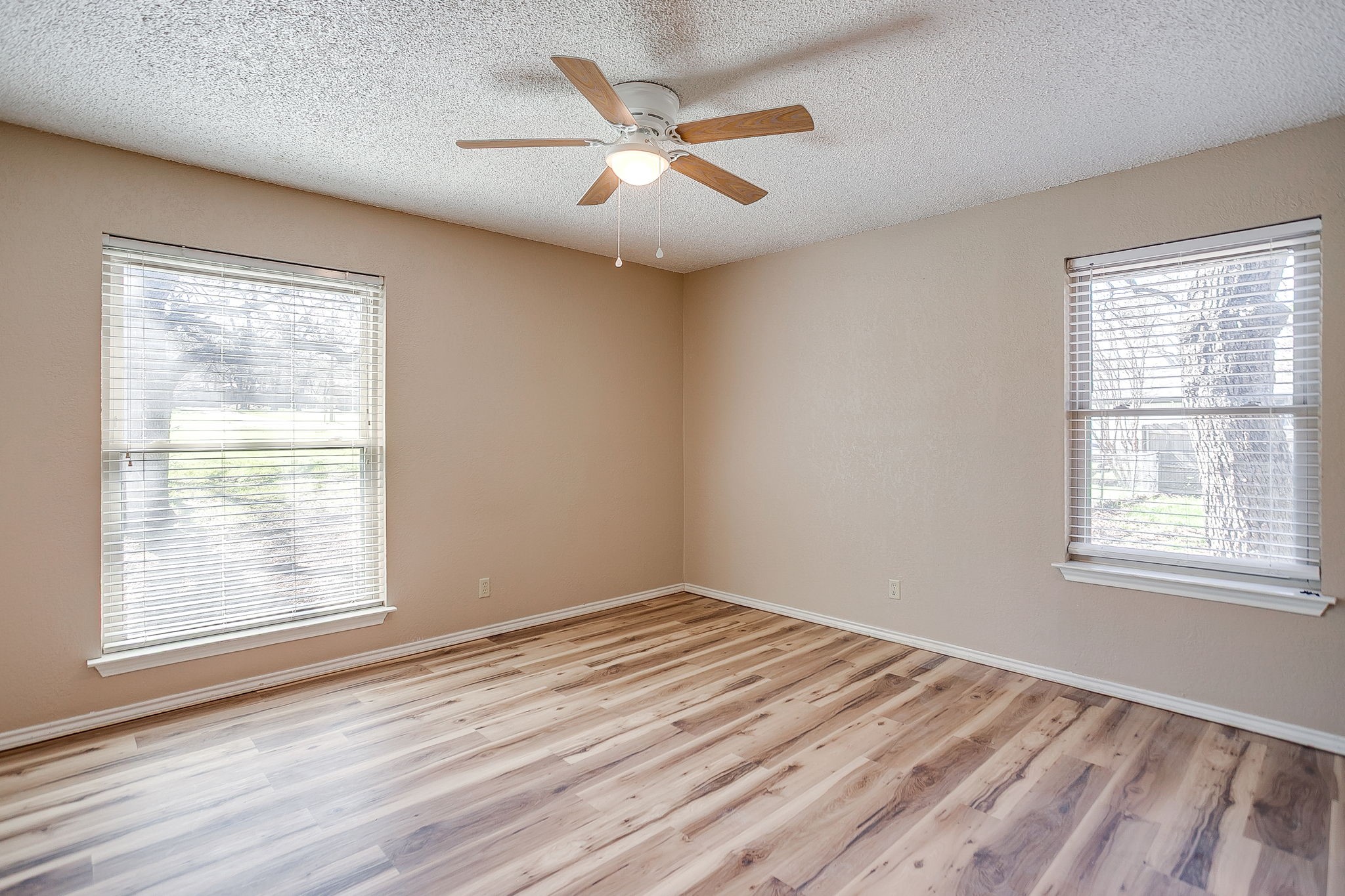 620 Donna Court, Burleson, TX, 76028