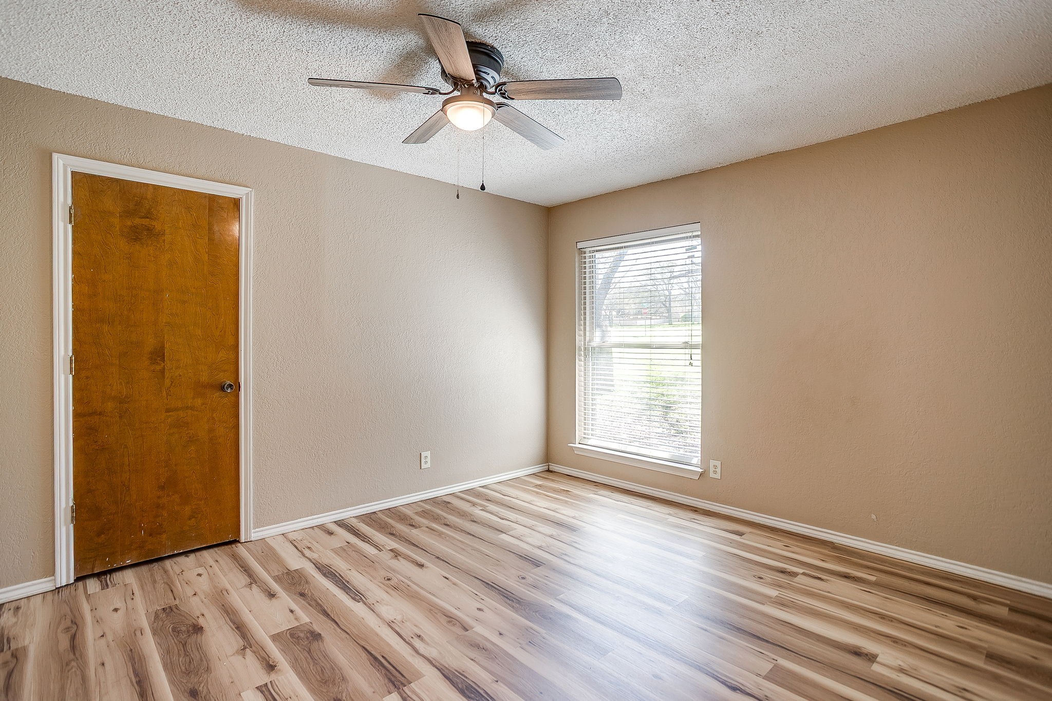 620 Donna Court, Burleson, TX, 76028