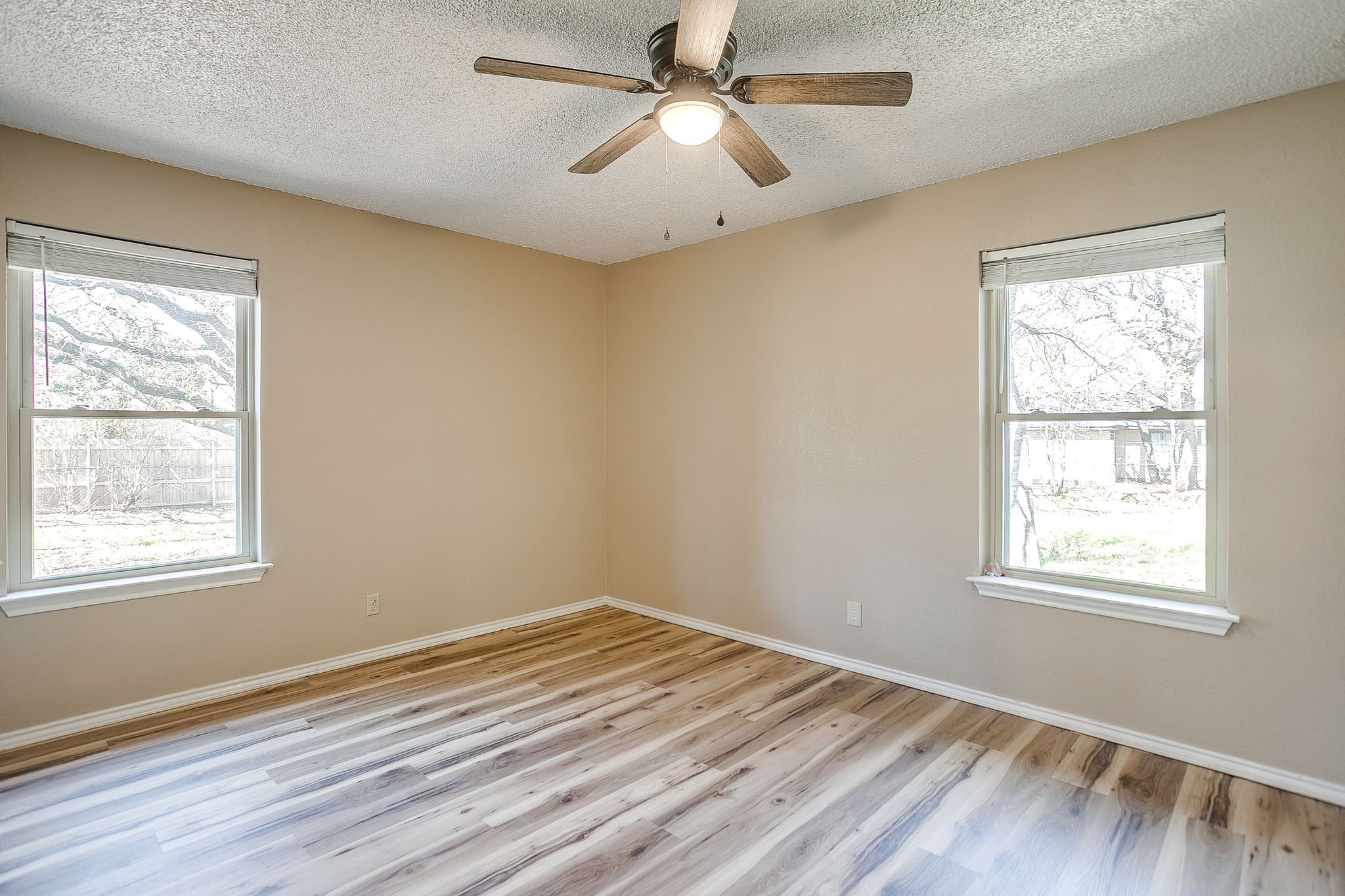 620 Donna Court, Burleson, TX, 76028