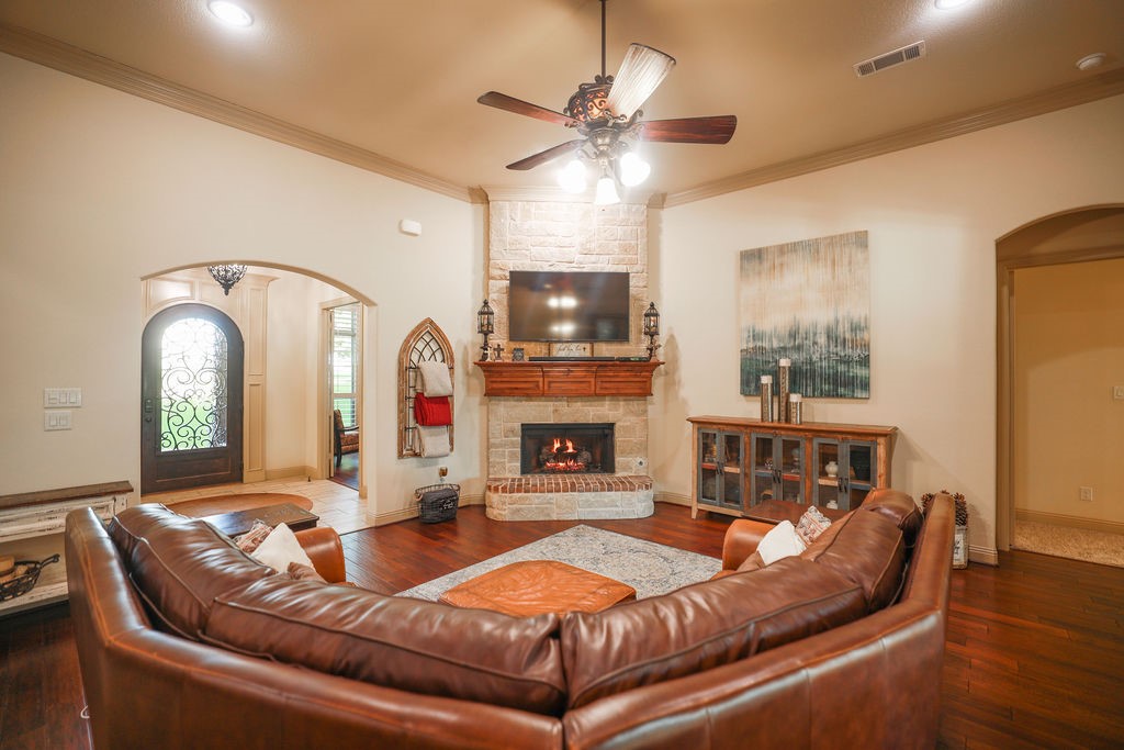 1387 Shadow Lakes Drive, Wills Point, TX, 75169
