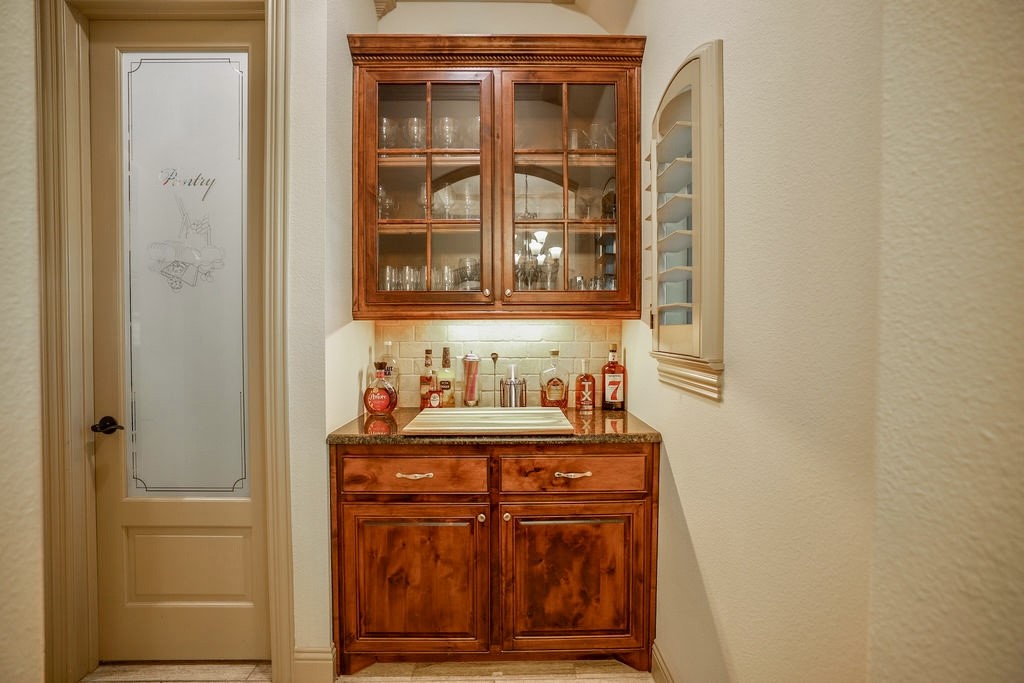1387 Shadow Lakes Drive, Wills Point, TX, 75169