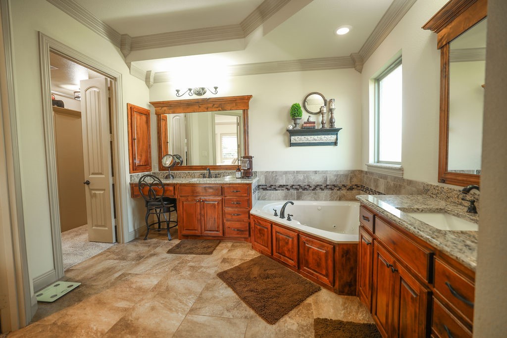 1387 Shadow Lakes Drive, Wills Point, TX, 75169