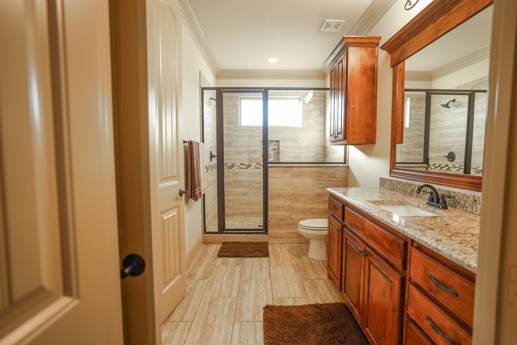 1387 Shadow Lakes Drive, Wills Point, TX, 75169