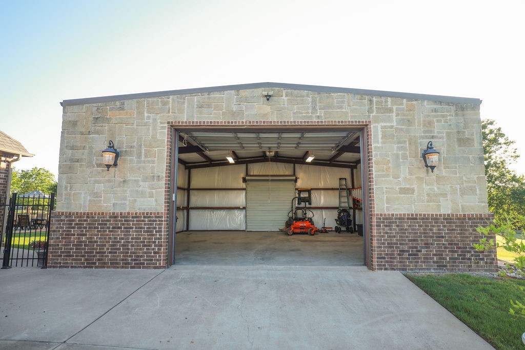 1387 Shadow Lakes Drive, Wills Point, TX, 75169