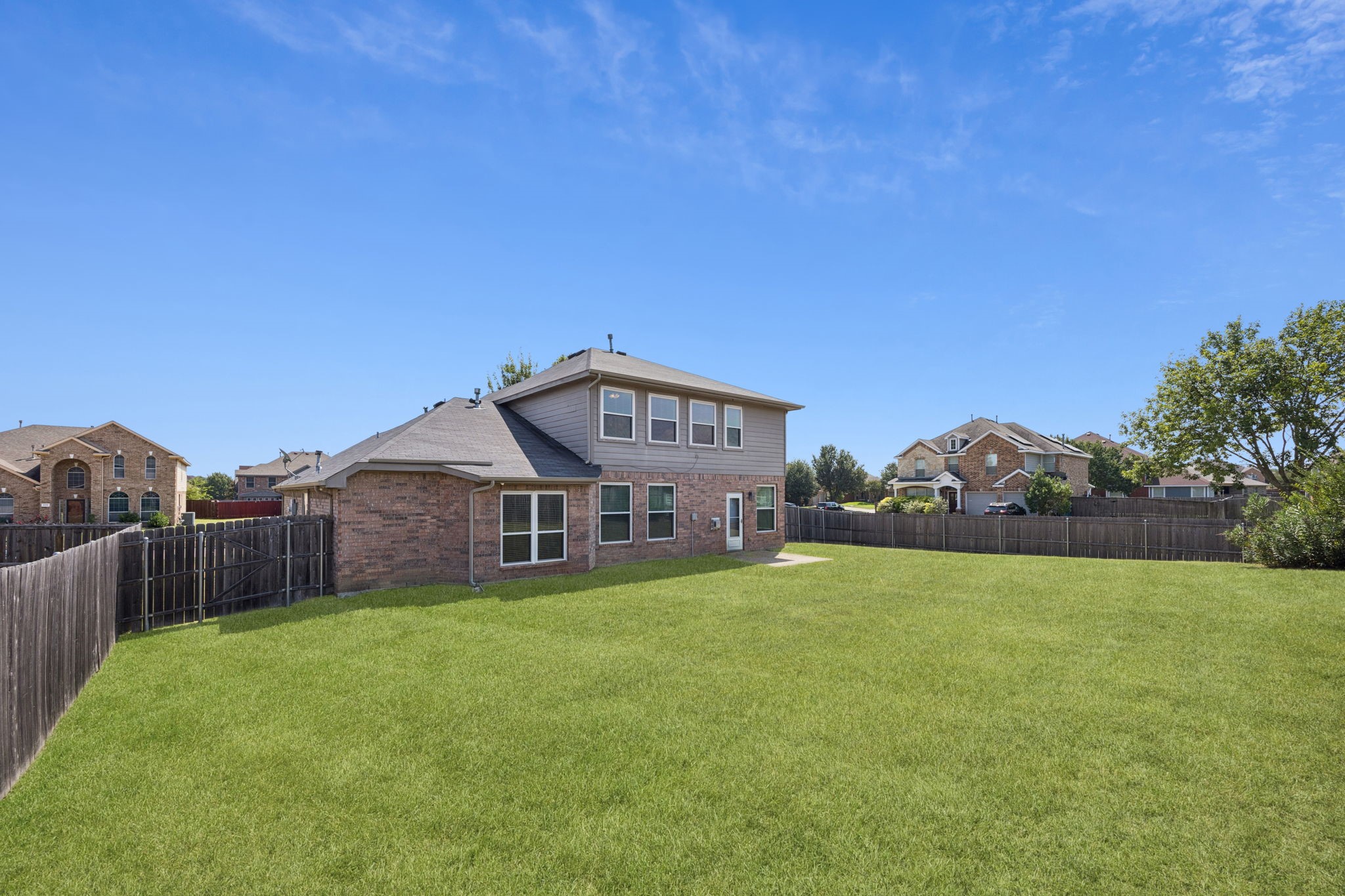 633 Daisy Drive, Desoto, TX, 75115