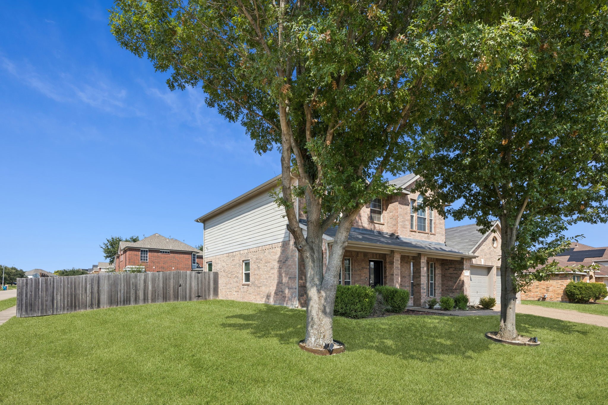 633 Daisy Drive, Desoto, TX, 75115
