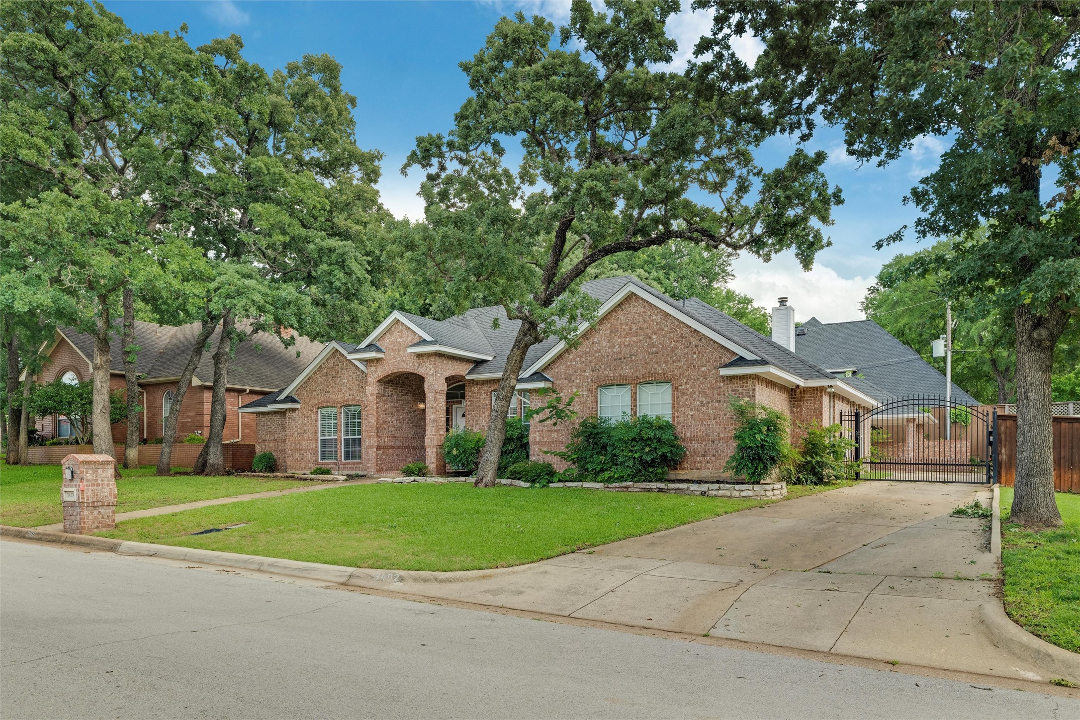 3402 Blue Forest Drive, Arlington, TX, 76001