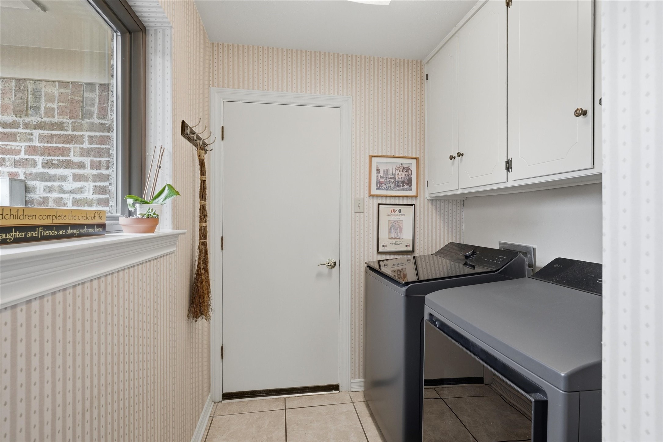 79 One Main Place, Benbrook, TX, 76126