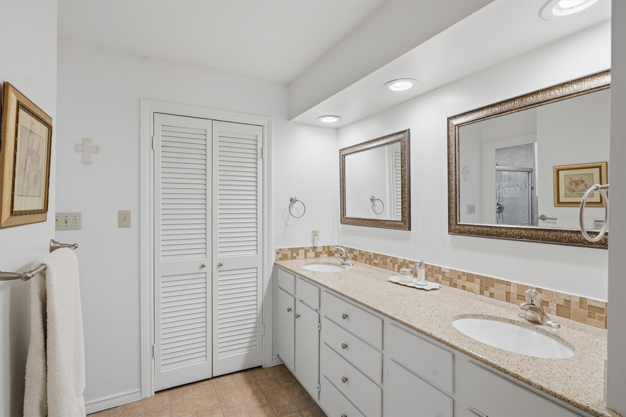 79 One Main Place, Benbrook, TX, 76126