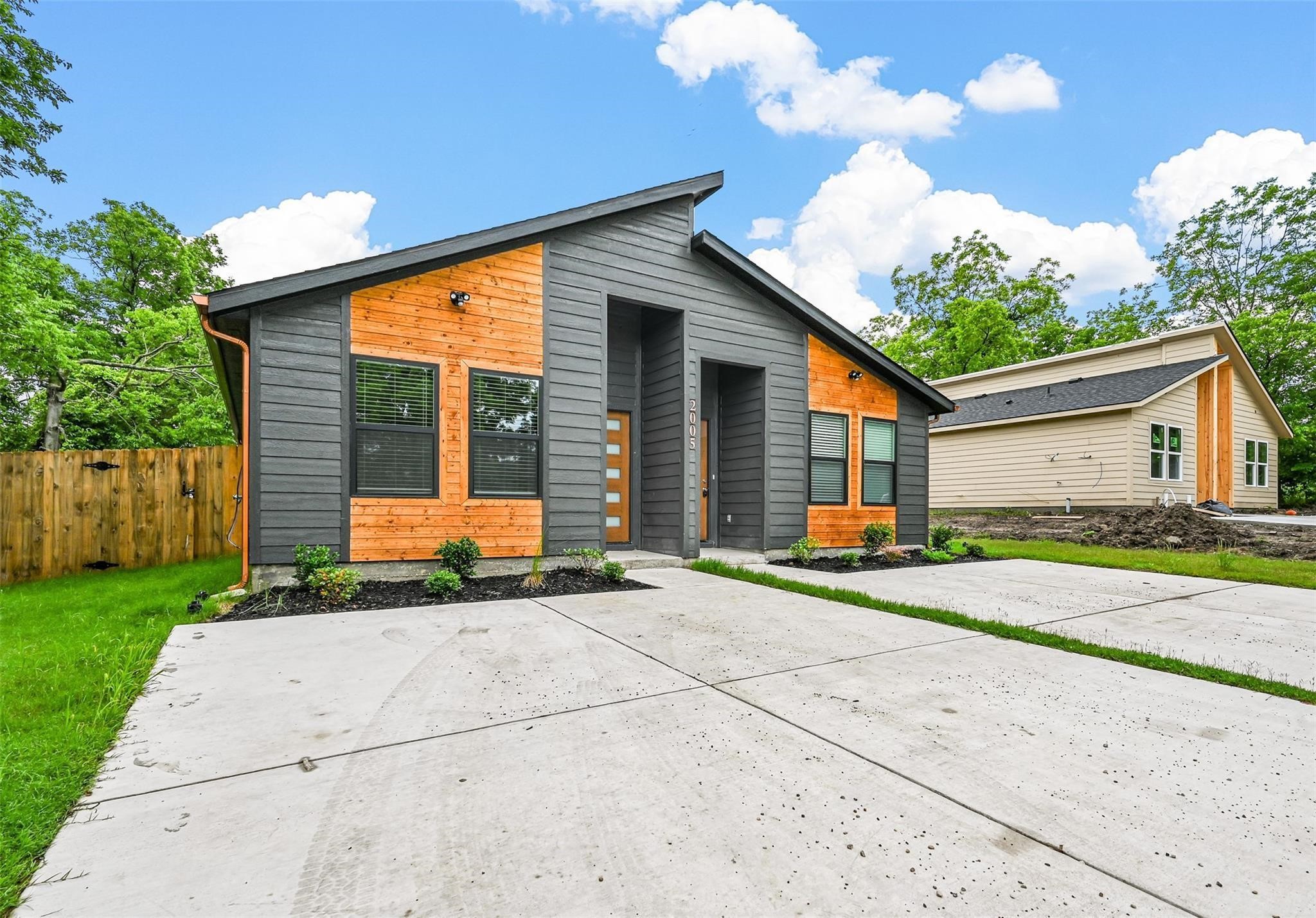 2005 Bourland Street UNIT&nbsp;B, Greenville, TX, 75401