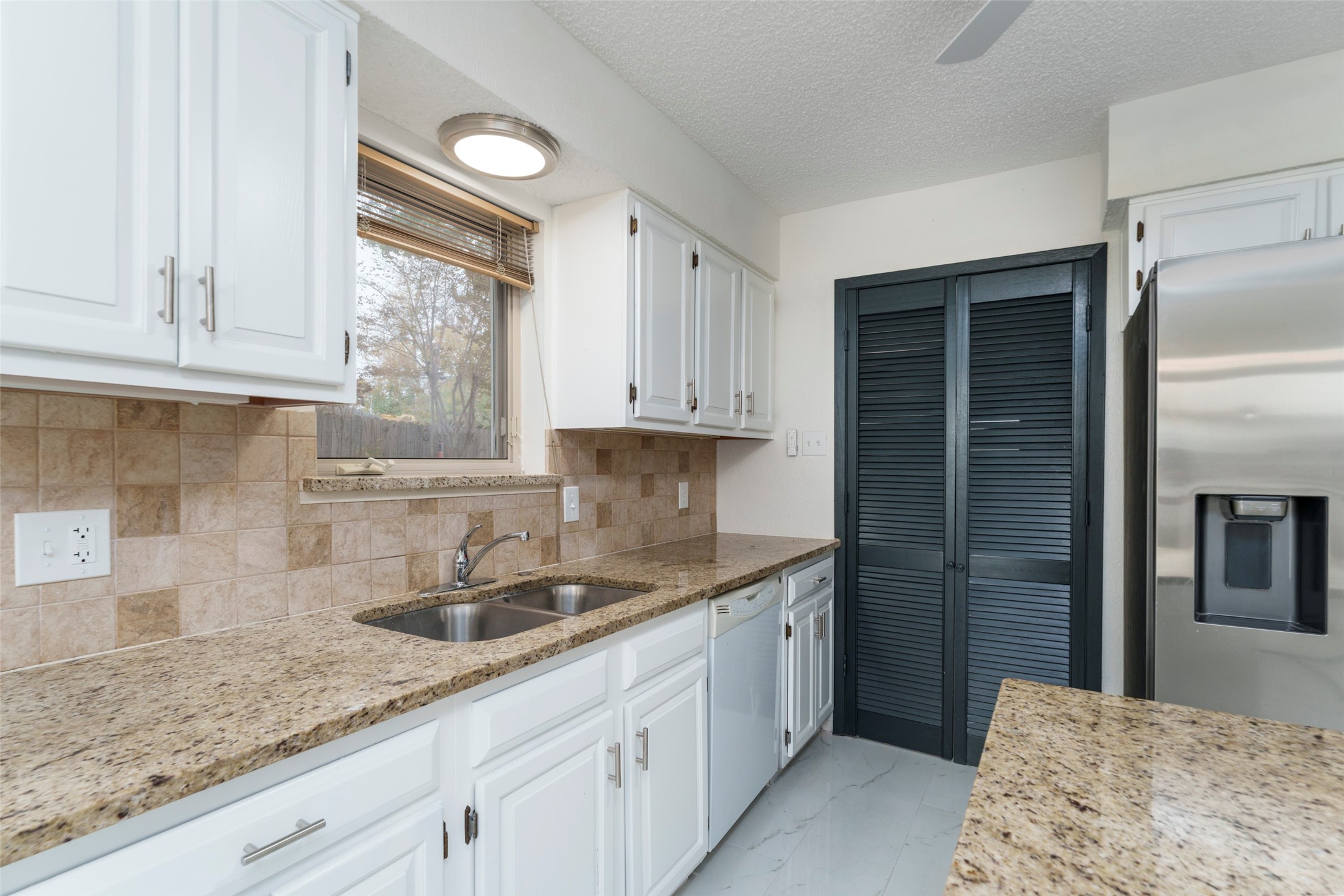 3709 Ravenhill Lane, Arlington, TX, 76016