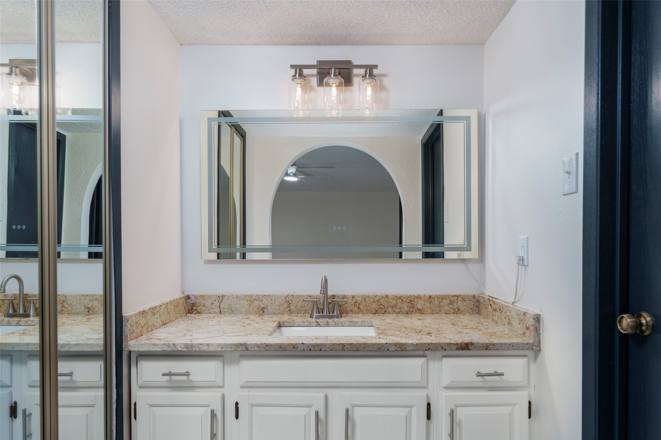 3709 Ravenhill Lane, Arlington, TX, 76016