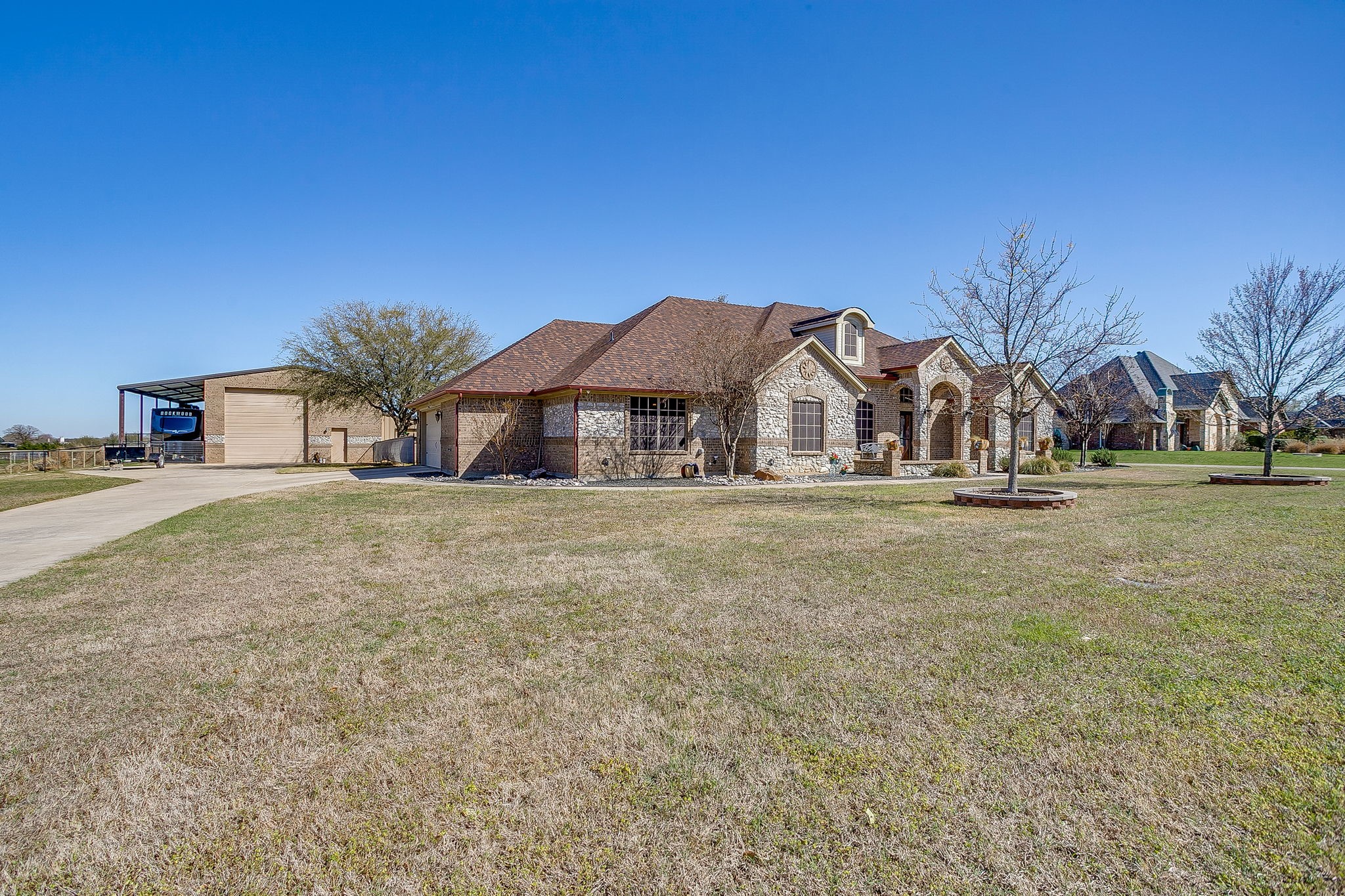 Property photo 02 of 515 Morrow Road, Springtown, TX 76082 | MLS #21208668
