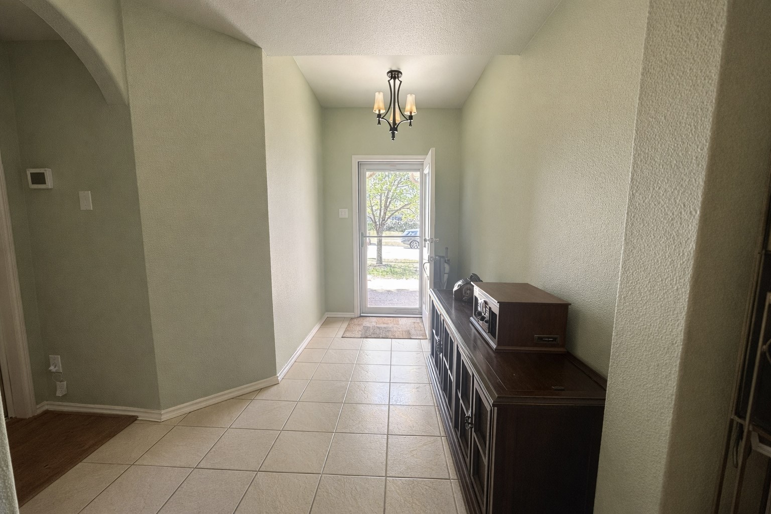 Property photo 04 of 2704 Dakota Circle, Seagoville, TX 75159 | MLS #21208806