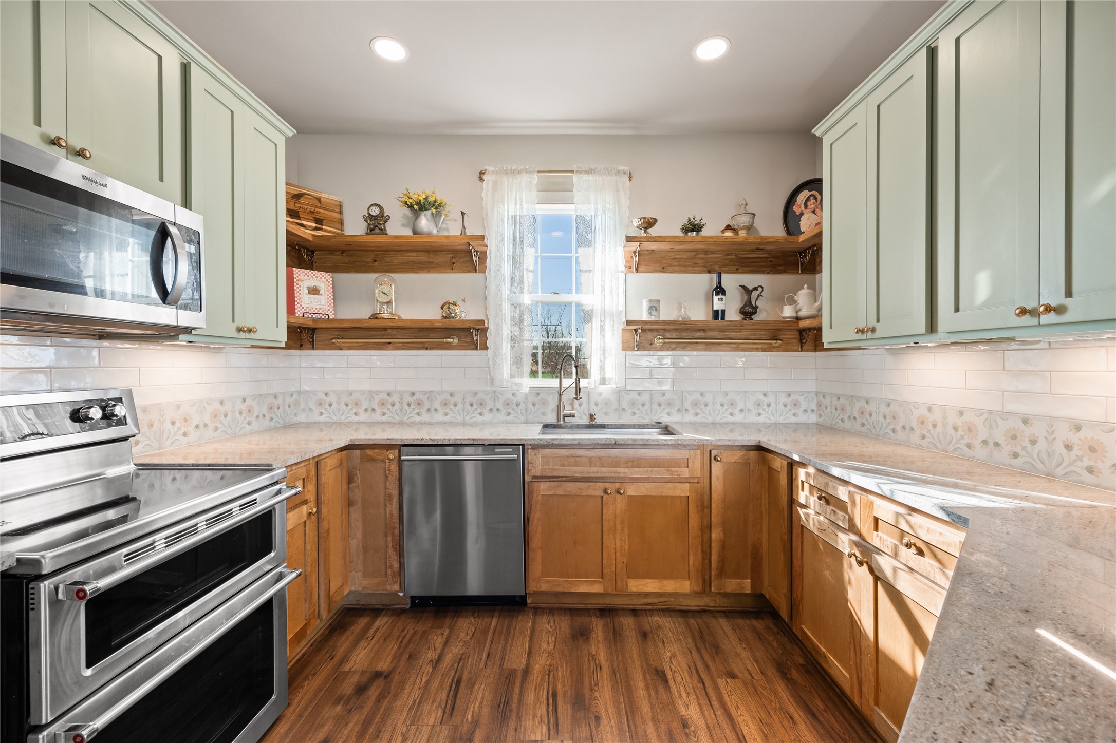 700 Lathem Boulevard, Venus, TX, 76084