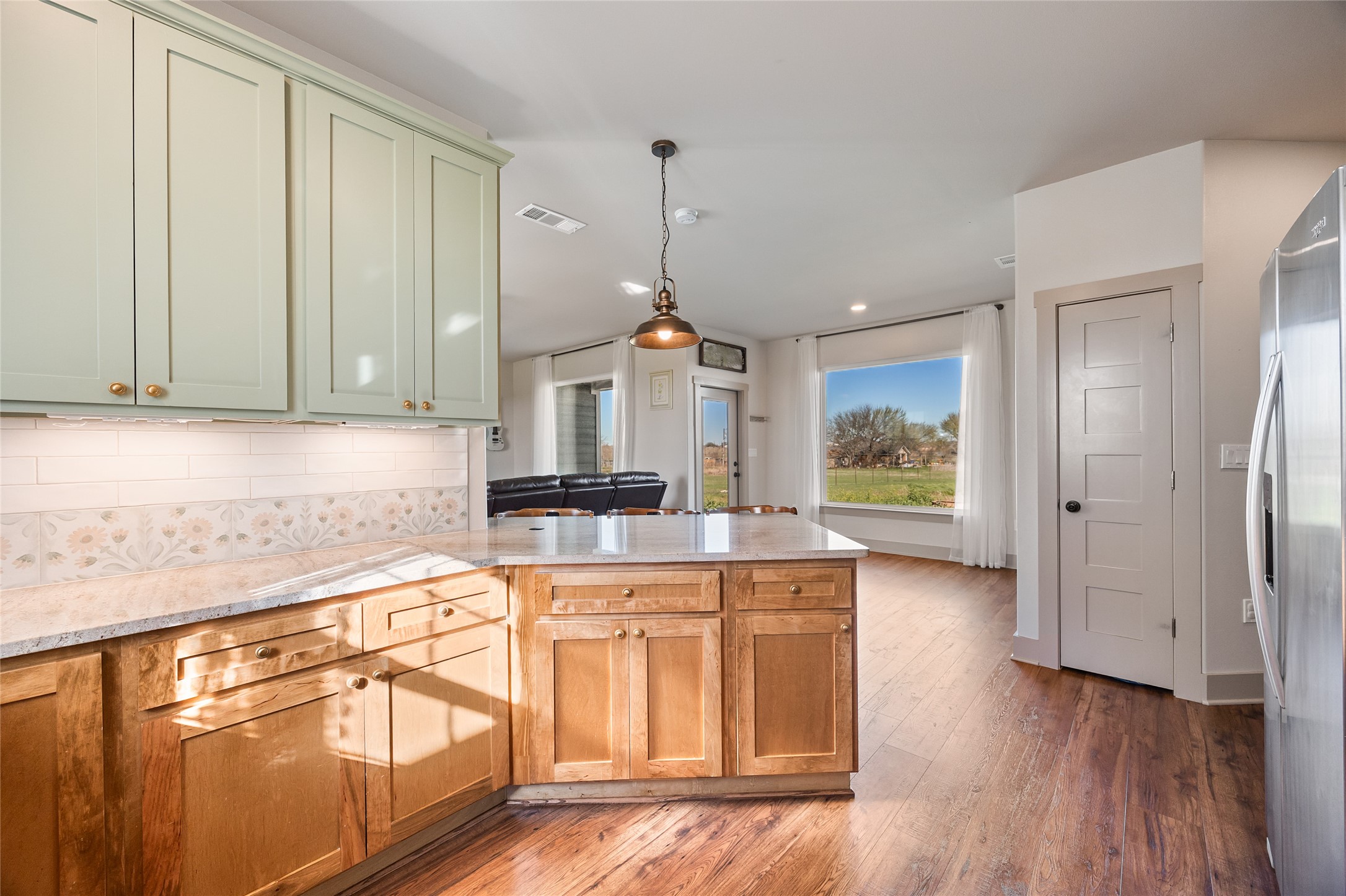 700 Lathem Boulevard, Venus, TX, 76084