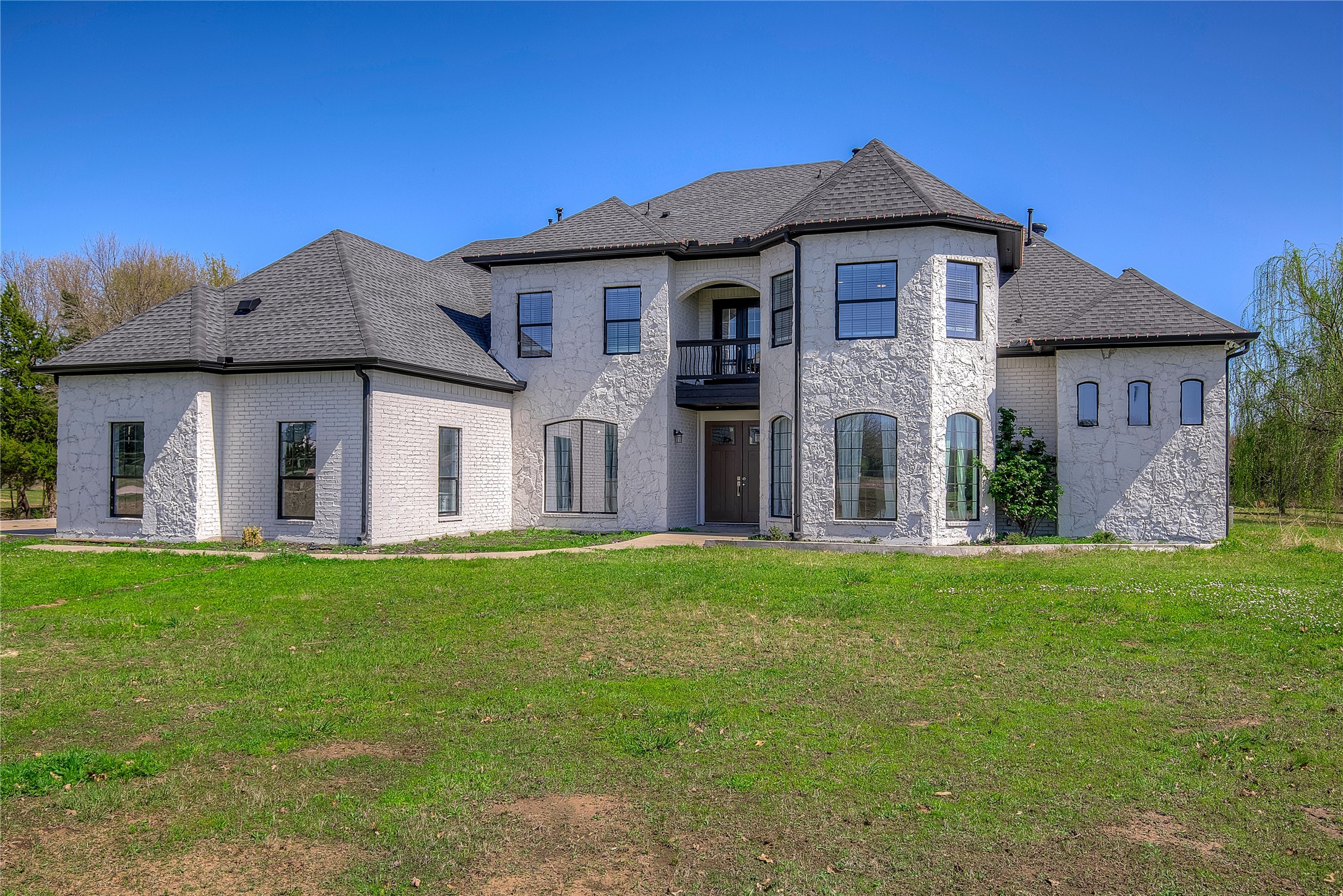 Property photo 01 of 625 Country Oaks, Greenville, TX 75401 | MLS #21208897