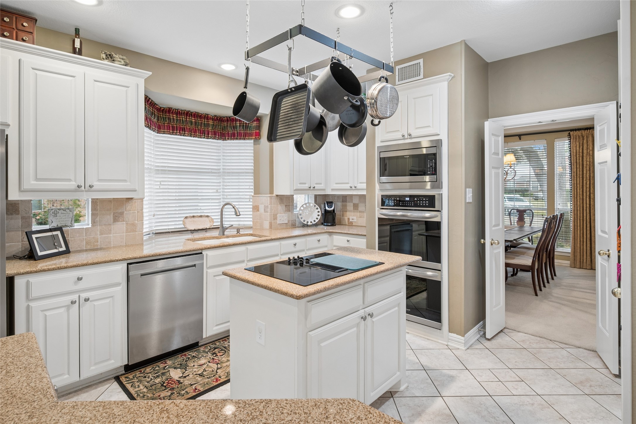 405 Royal Colonnade, Arlington, TX, 76011