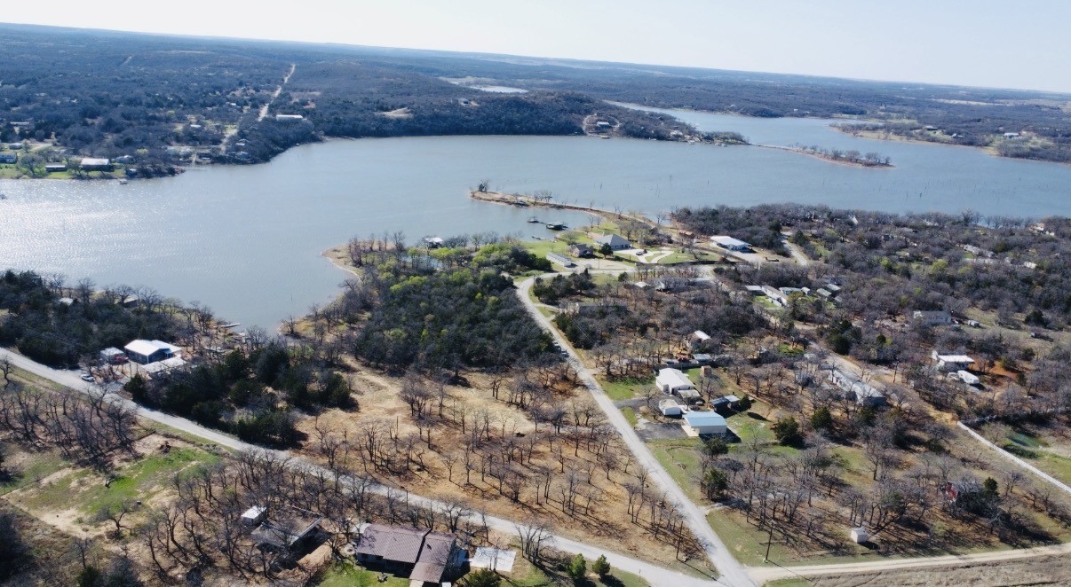 Property photo 01 of 153 Catfish Trail, Bowie, TX 76230 | MLS #21209197