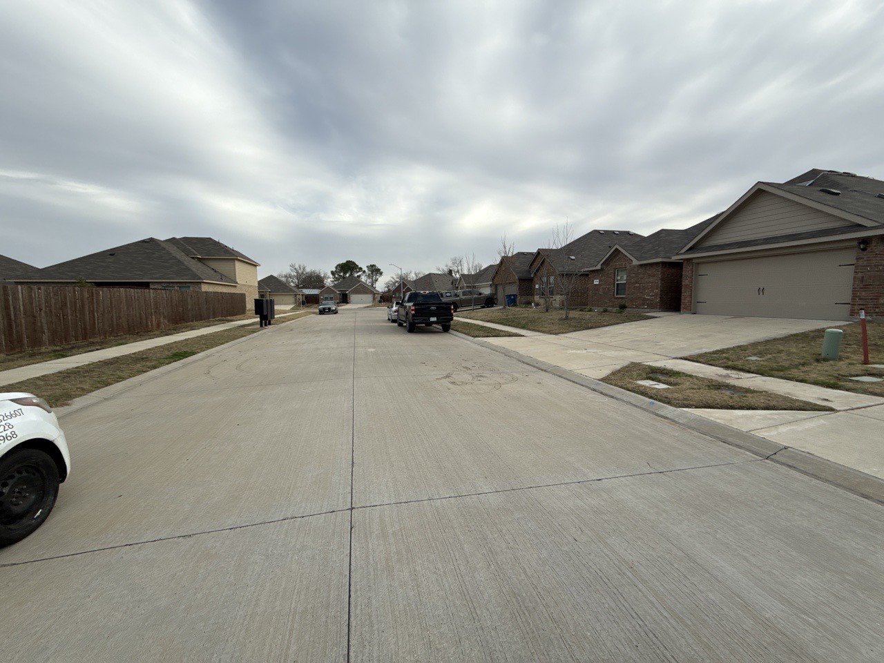 Property photo 02 of 3303 Knoll Drive, Ennis, TX 75119 | MLS #21209387