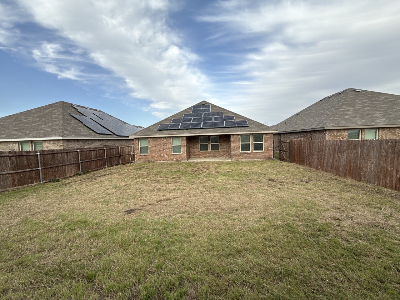 Property photo 04 of 3303 Knoll Drive, Ennis, TX 75119 | MLS #21209387
