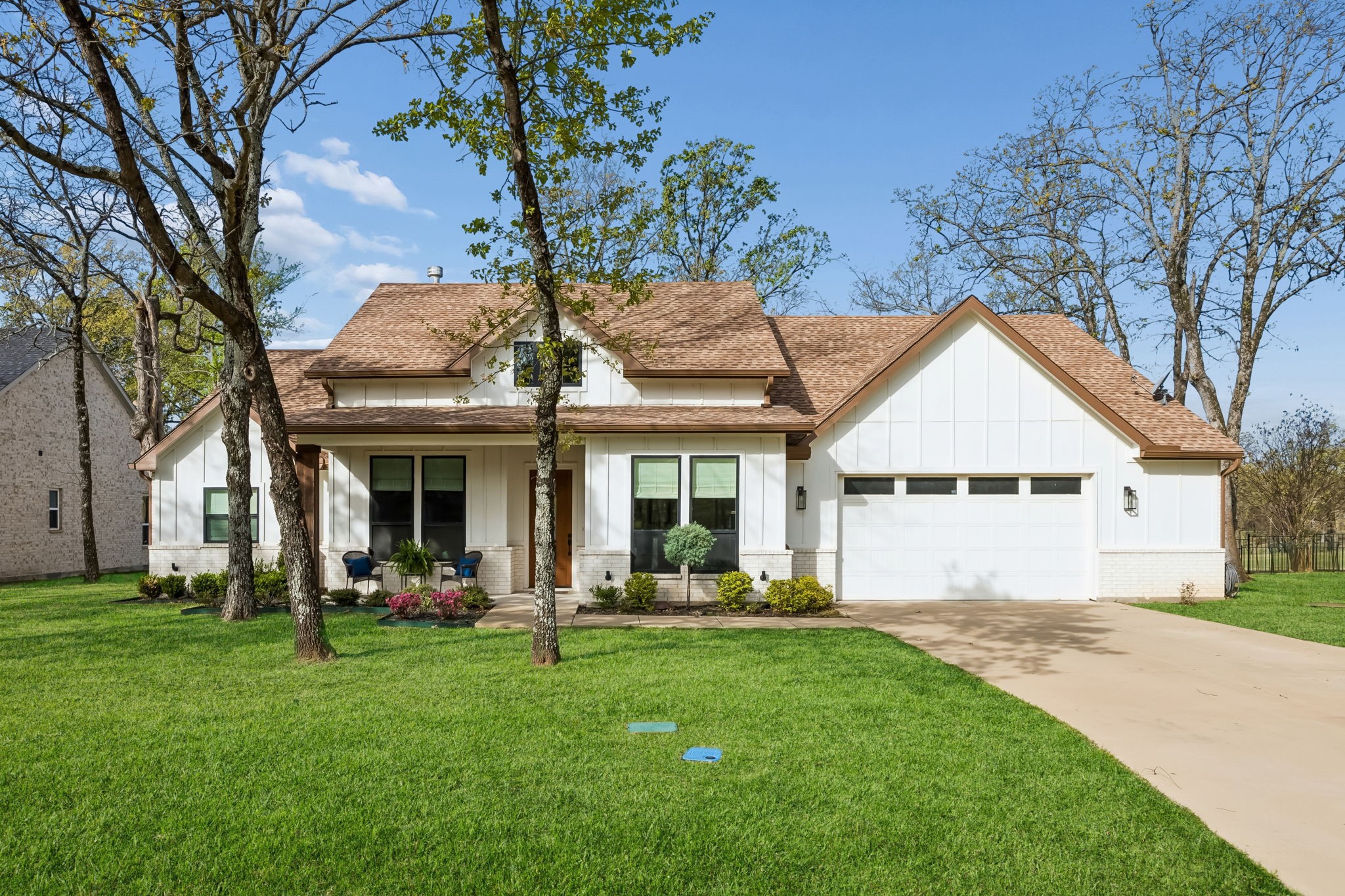 Property photo 01 of 207 Colonial Drive, Mabank, TX 75156 | MLS #21209985