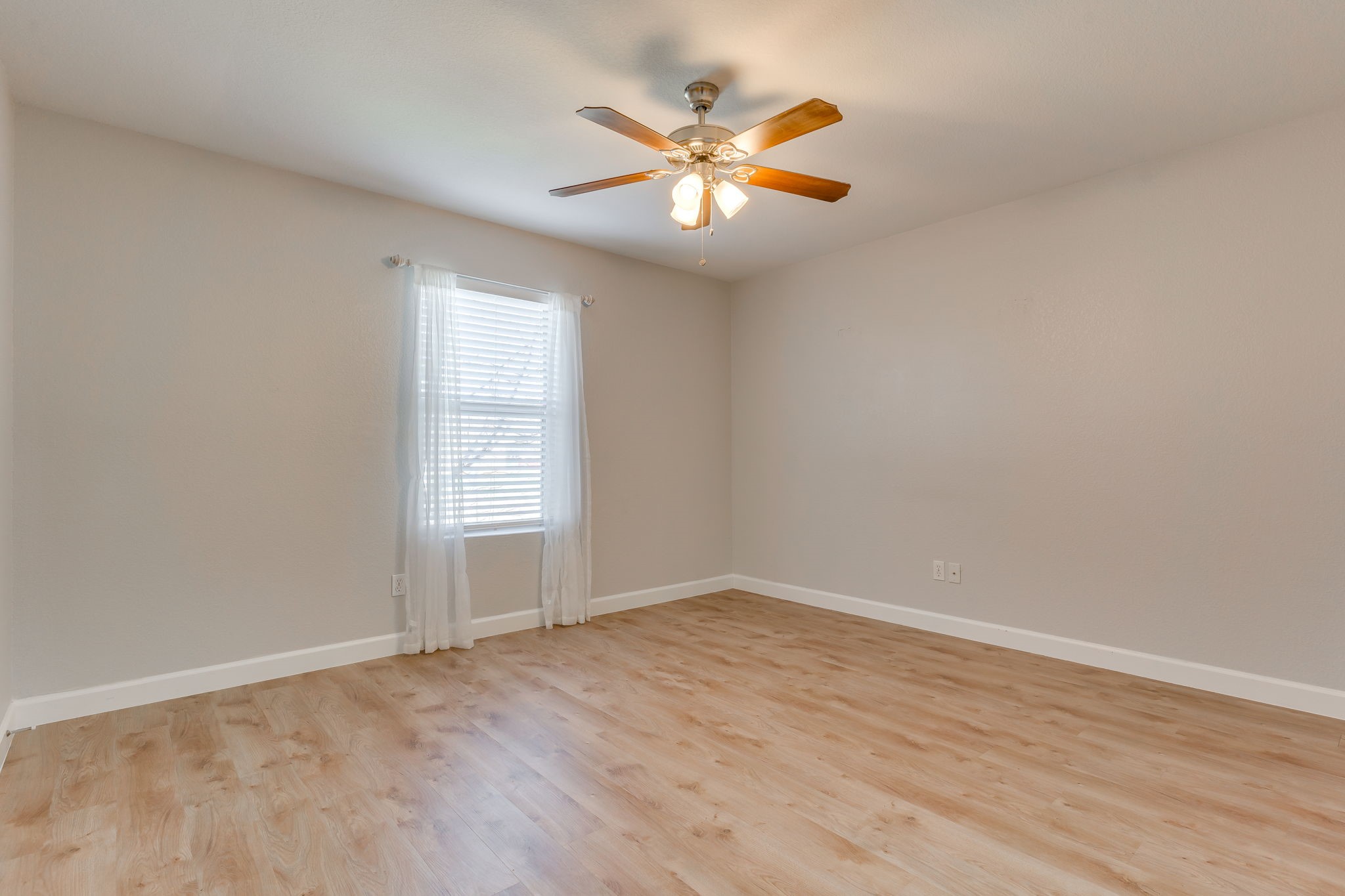 306 Kathy Lane, Granbury, TX, 76049