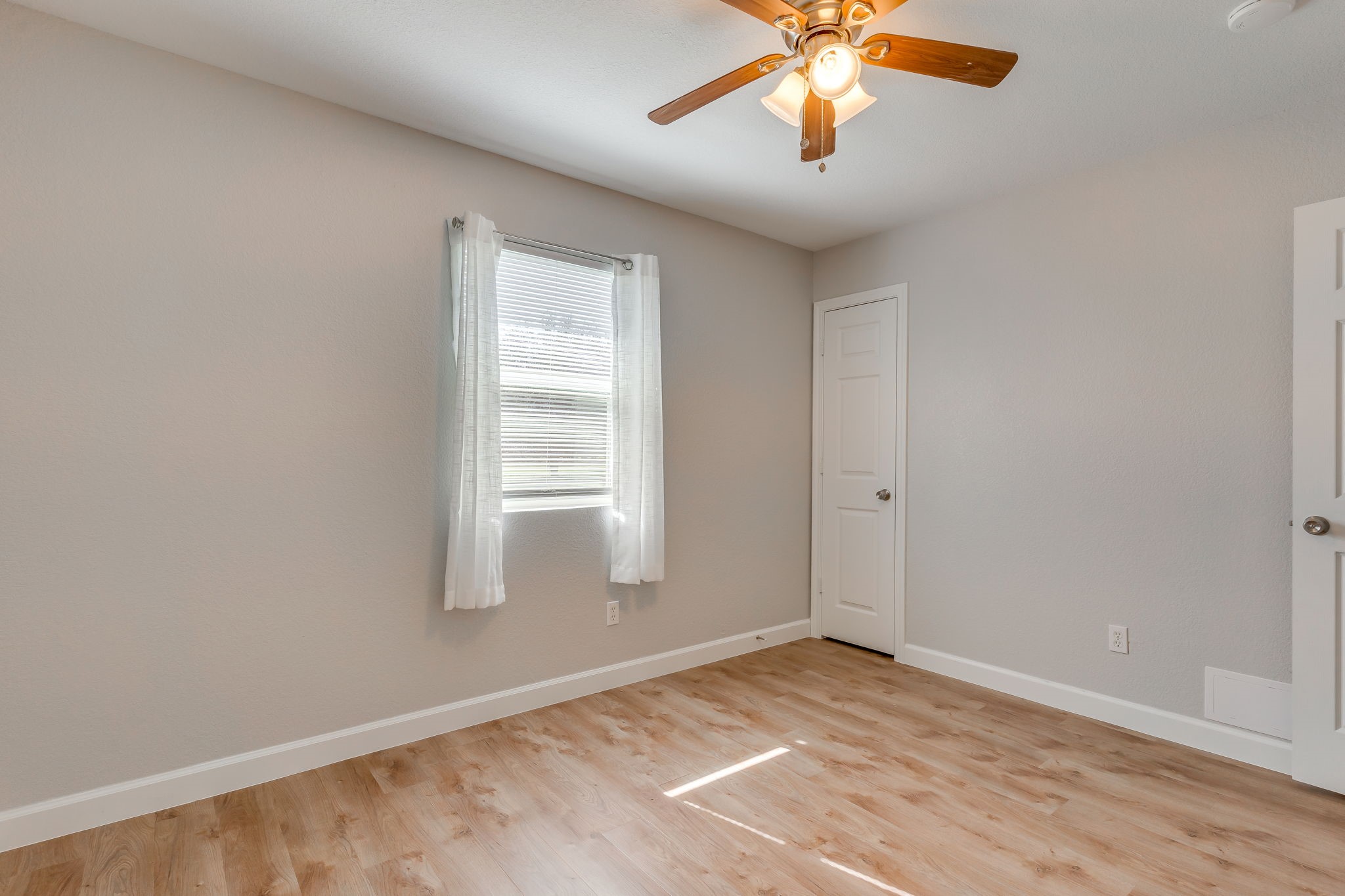 306 Kathy Lane, Granbury, TX, 76049