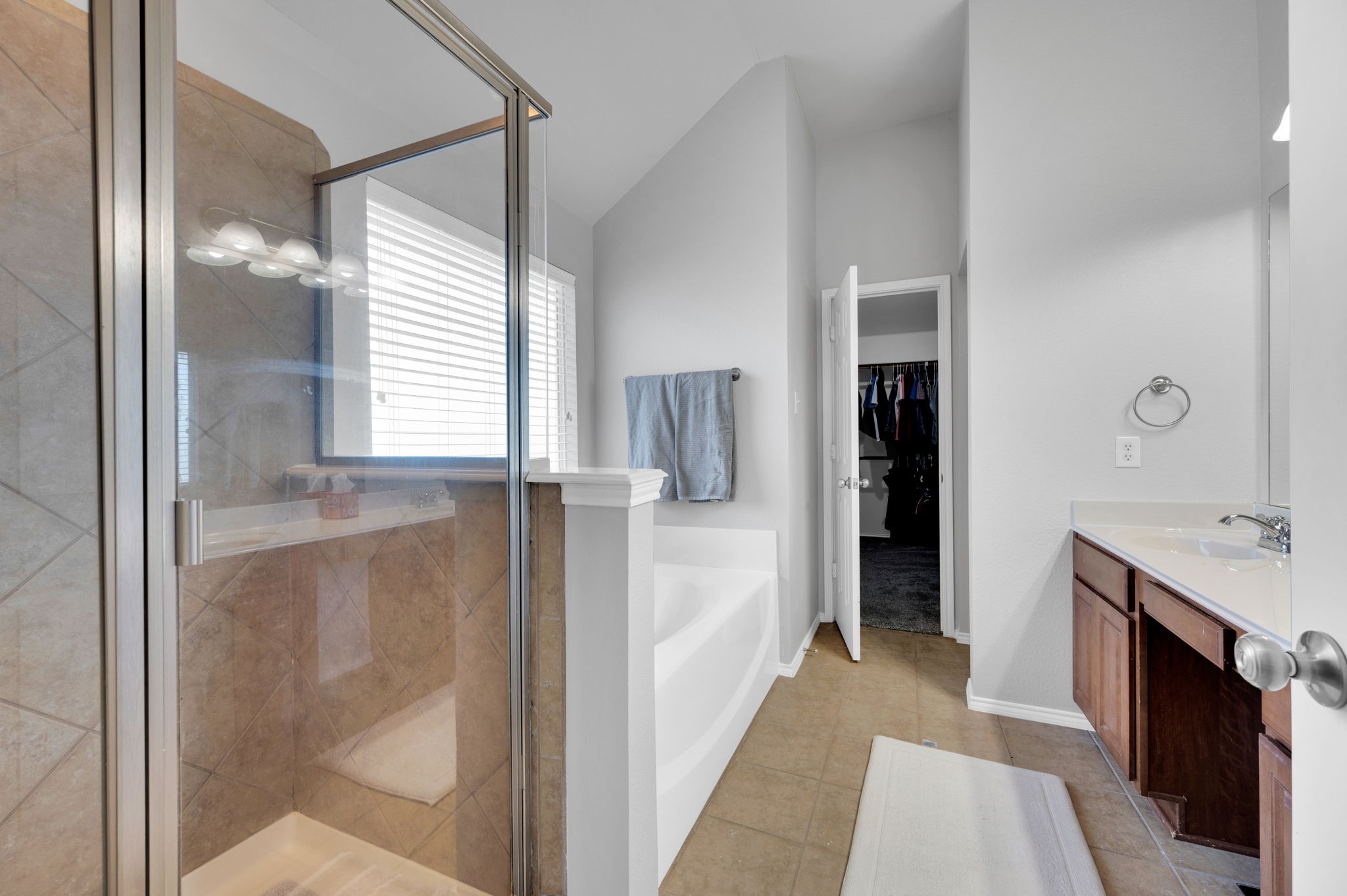 136 Old Spanish Trail, Waxahachie, TX, 75167