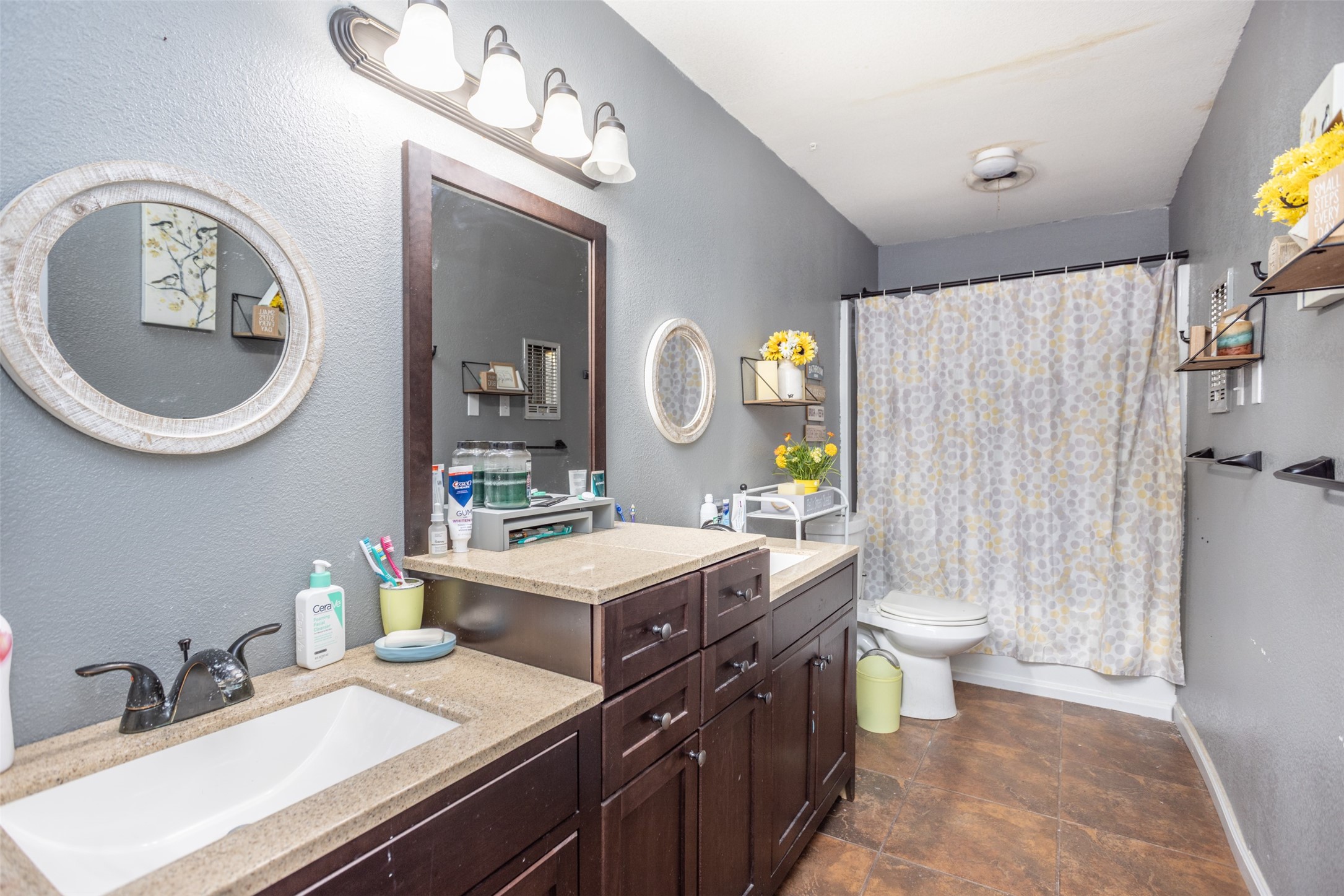 1907 Bridle Lane, Gainesville, TX, 76240