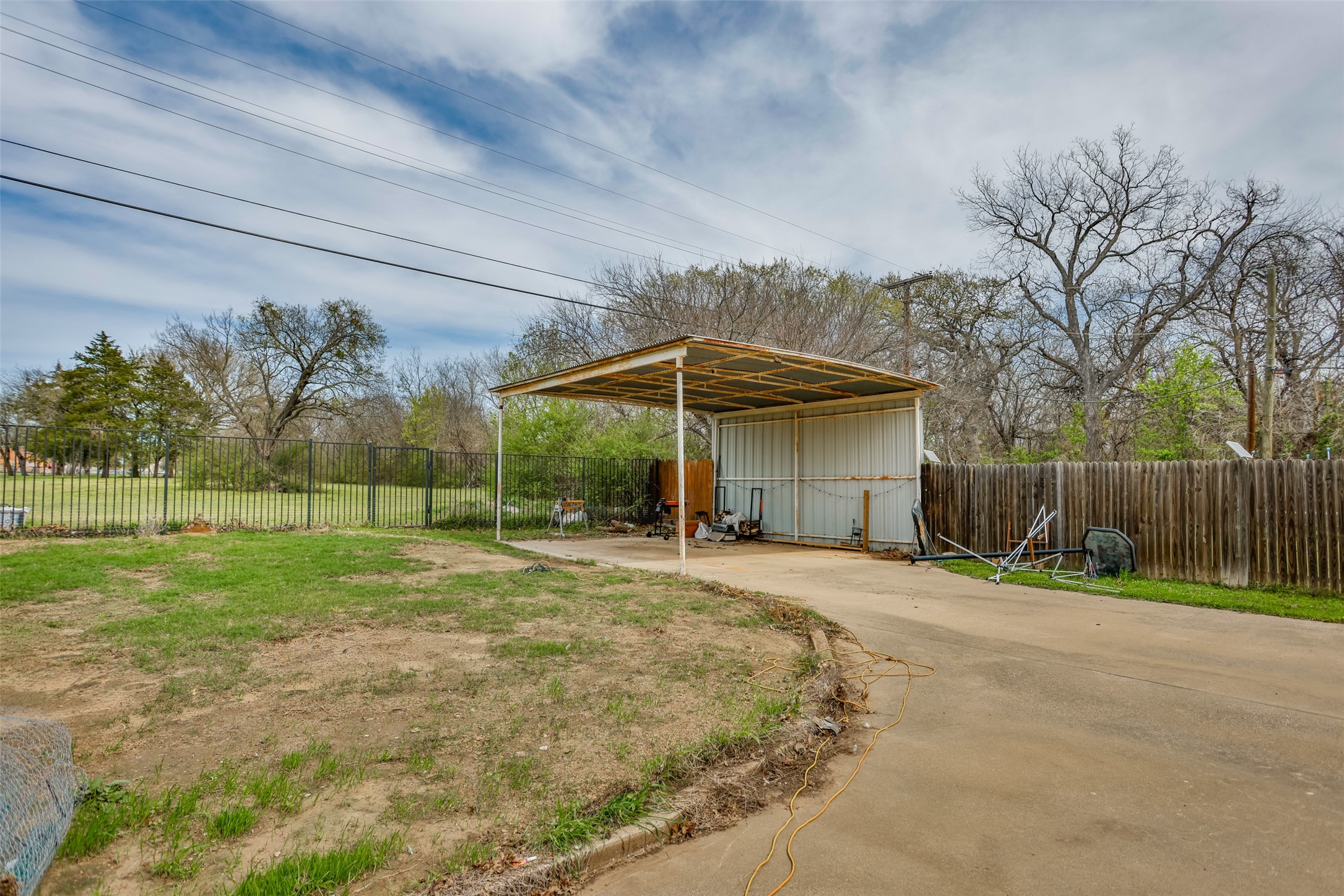 1907 Bridle Lane, Gainesville, TX, 76240