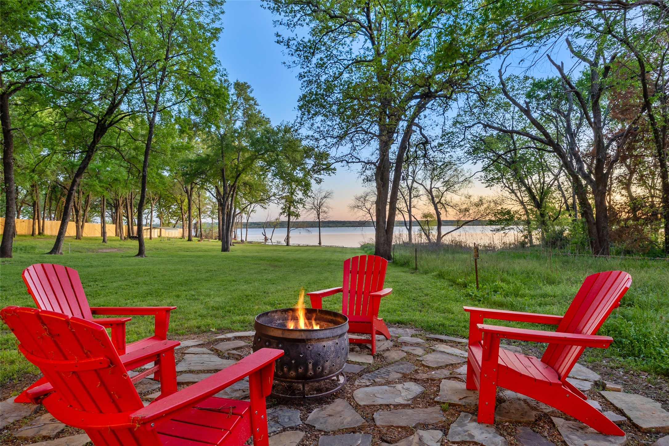 Property photo 04 of 8049 Lakeview Drive, Quinlan, TX 75474 | MLS #21210459