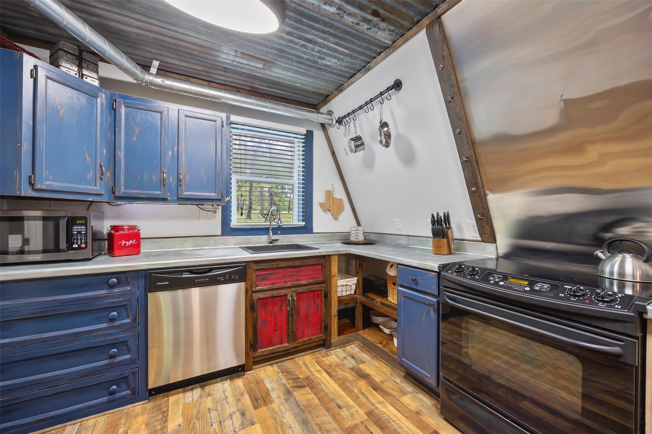 8049 Lakeview Drive, Quinlan, TX, 75474