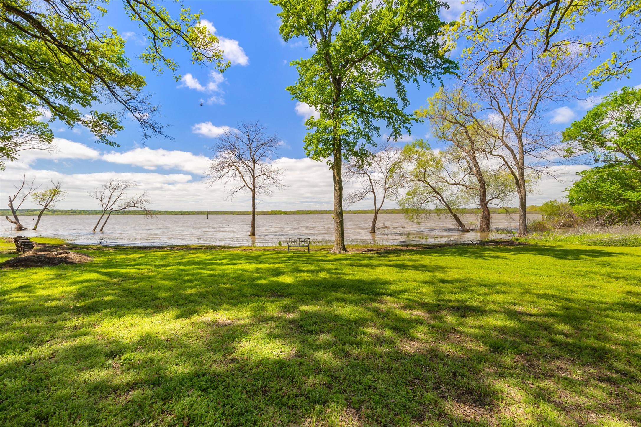 8049 Lakeview Drive, Quinlan, TX, 75474