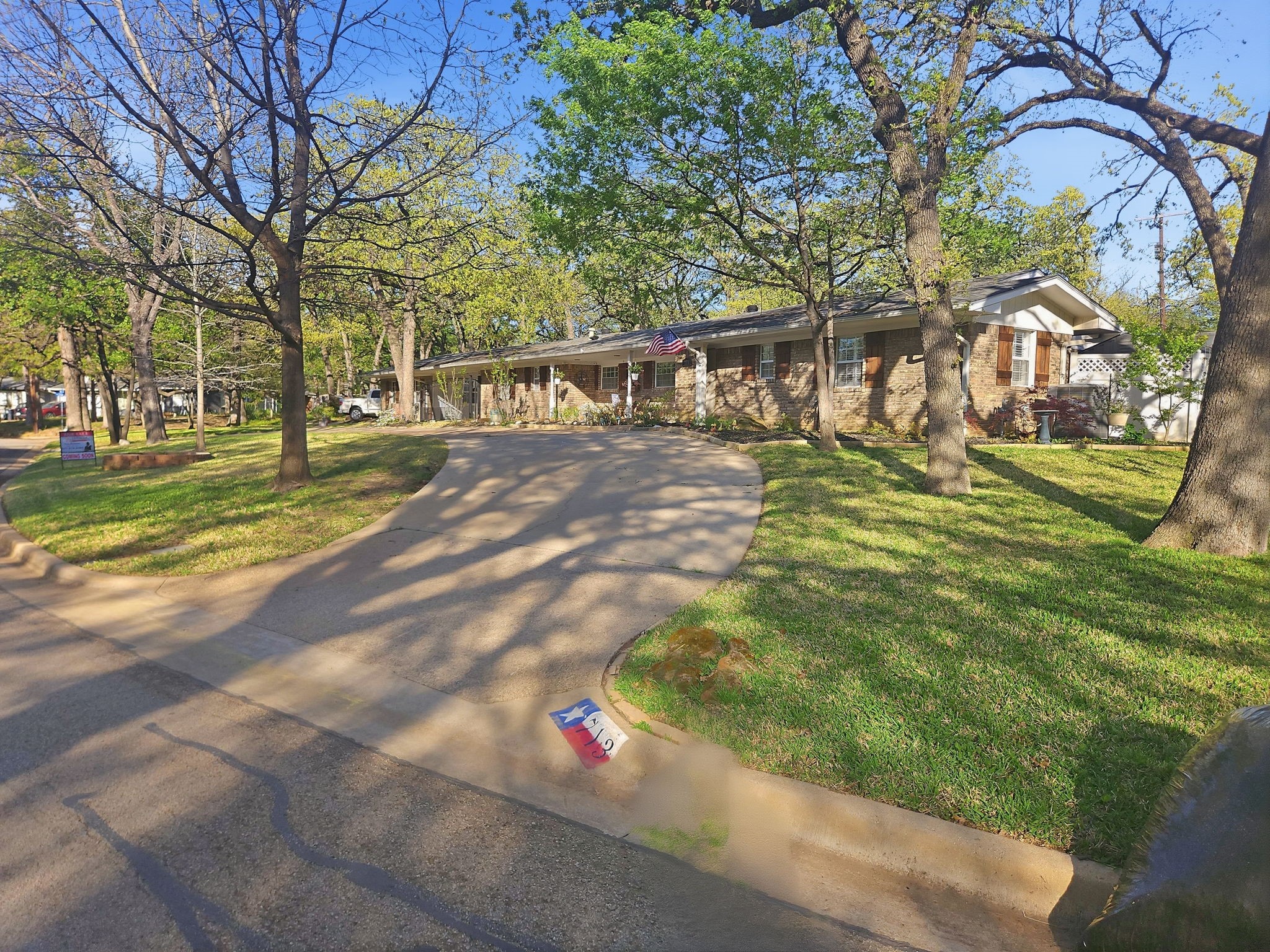 Property photo 03 of 713 Ross Trail, Arlington, TX 76012 | MLS #21210470